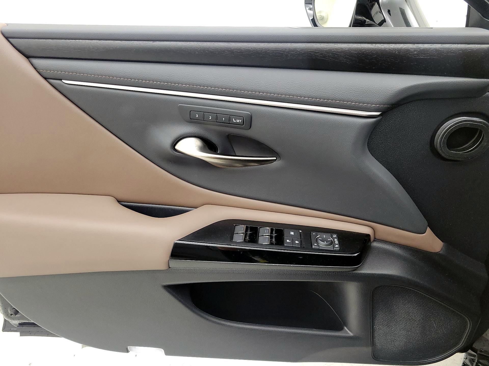 Thumbnail: 2023 Lexus ES - 12