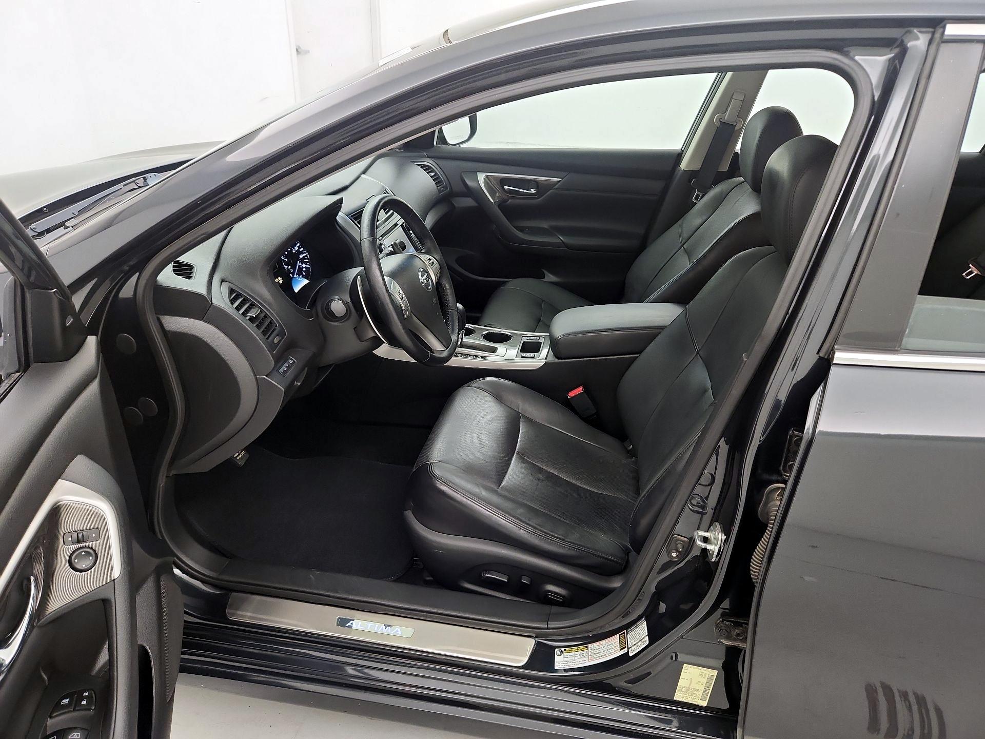 Thumbnail: 2014 Nissan Altima - 11