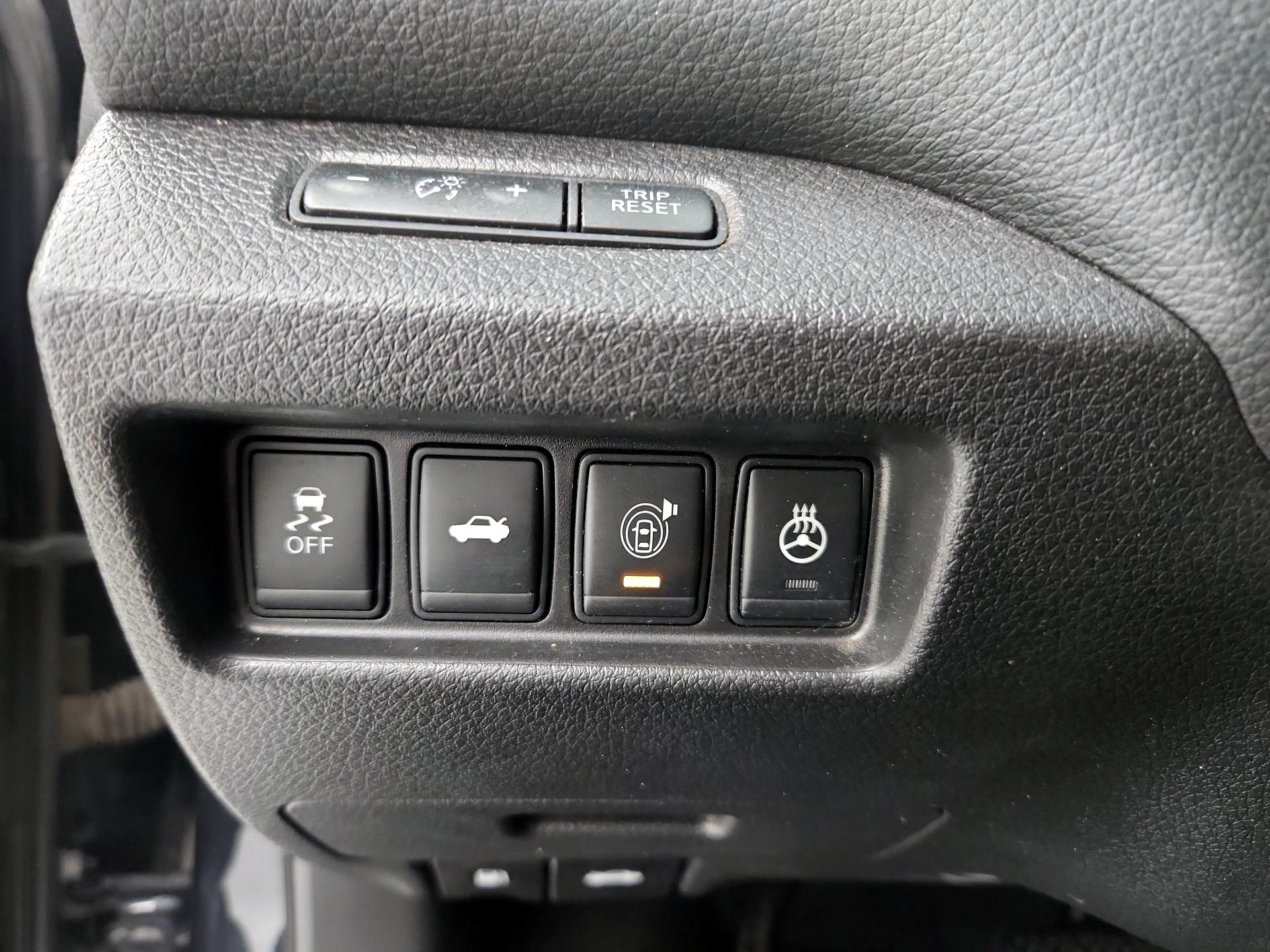 Thumbnail: 2014 Nissan Altima - 13