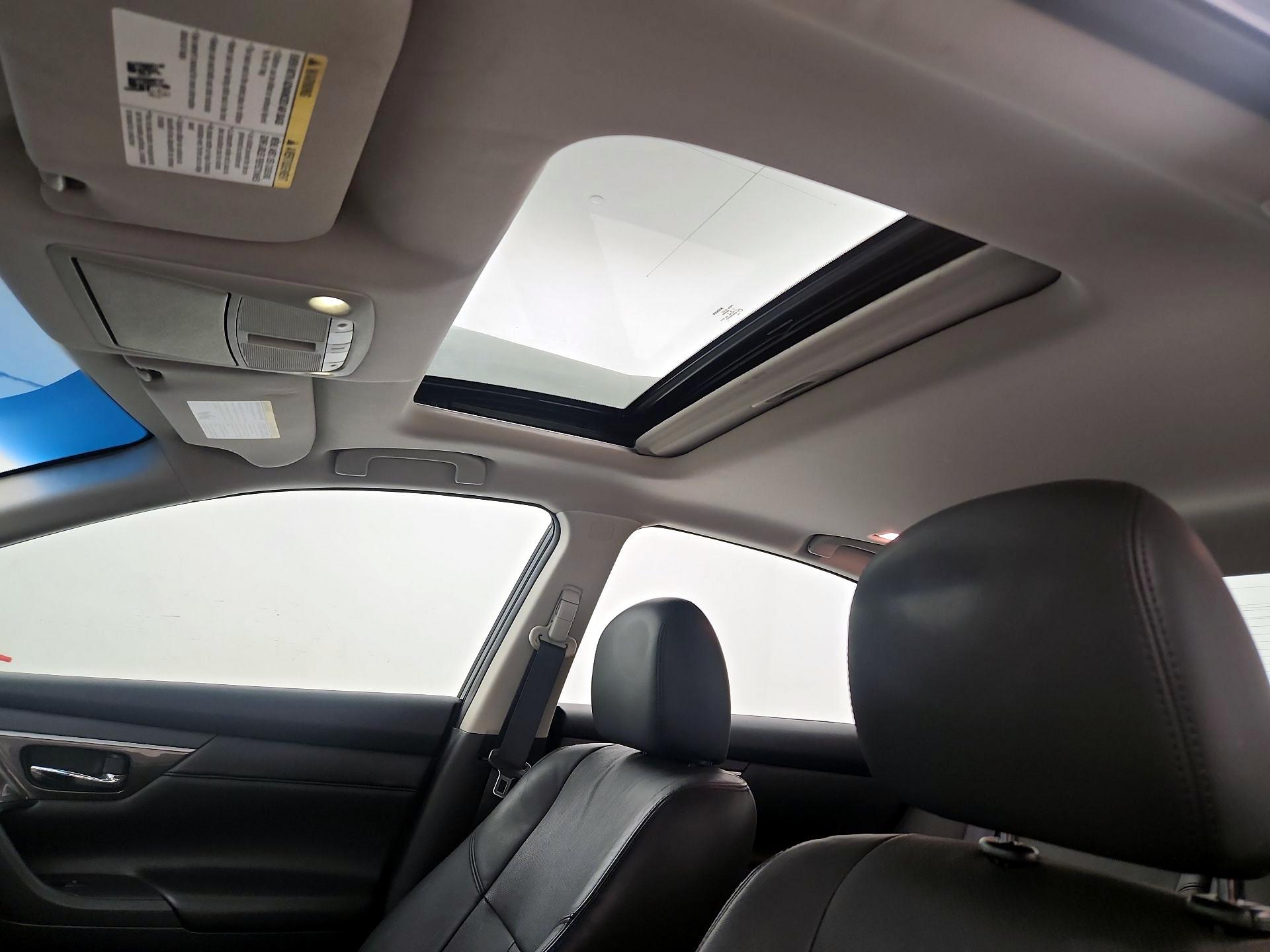 Thumbnail: 2014 Nissan Altima - 19
