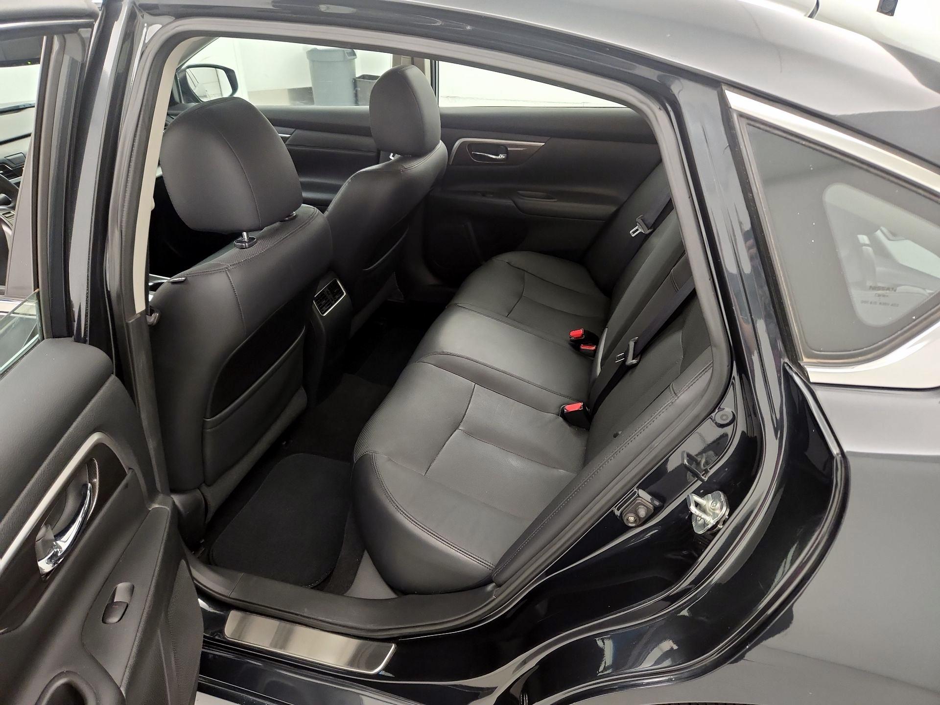 Thumbnail: 2014 Nissan Altima - 20