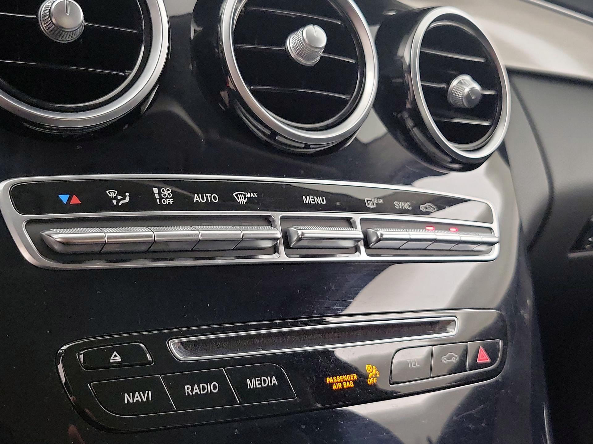 Thumbnail: 2016 Mercedes-Benz C-Class - 16