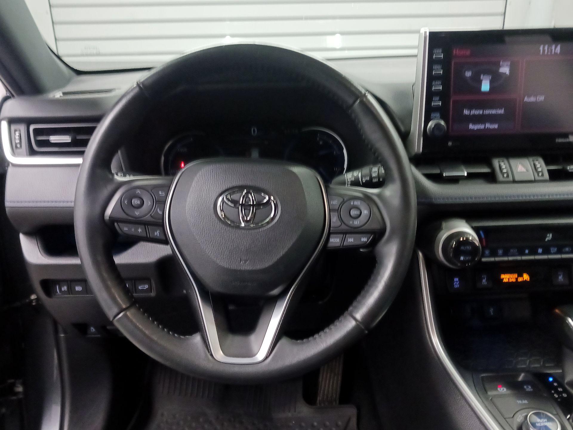 Thumbnail: 2022 Toyota RAV4 - 10