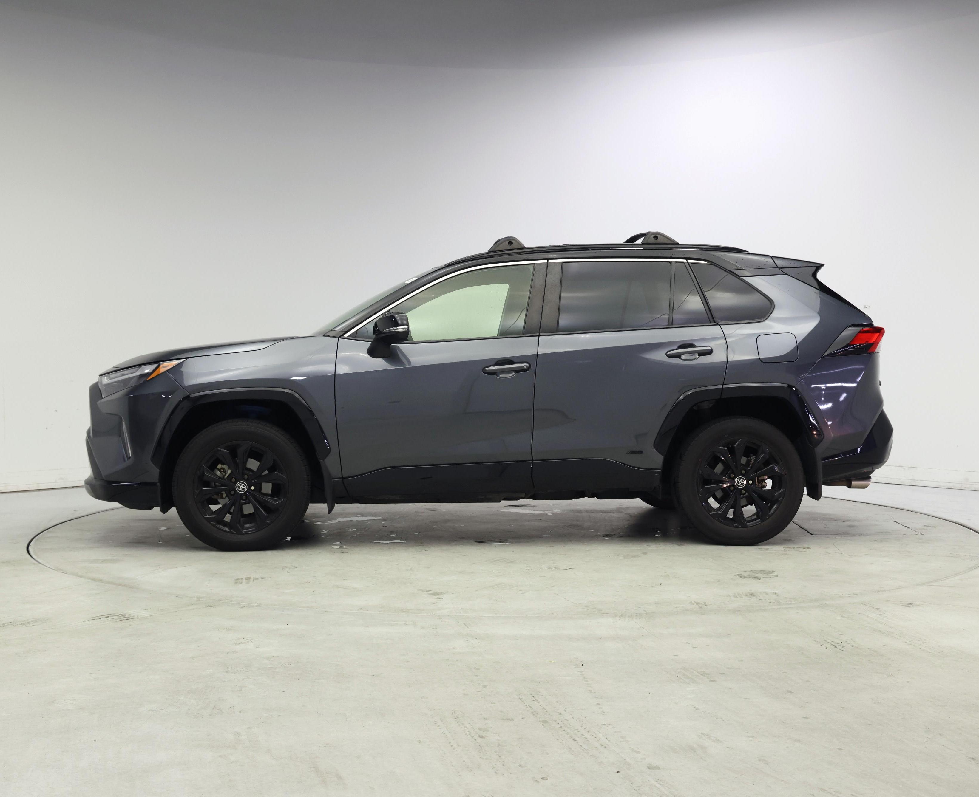 Thumbnail: 2022 Toyota RAV4 - 3