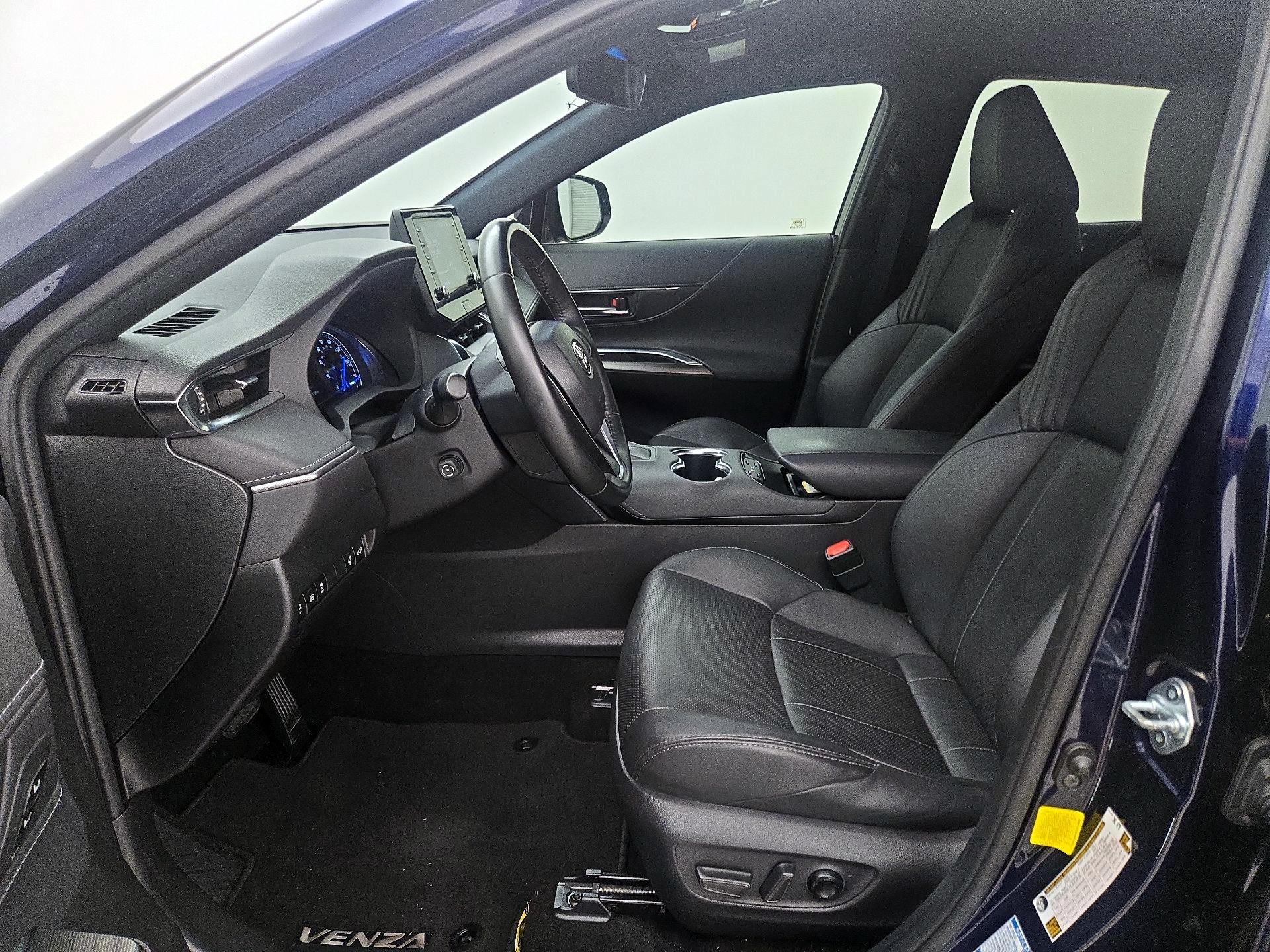 Thumbnail: 2021 Toyota Venza - 11