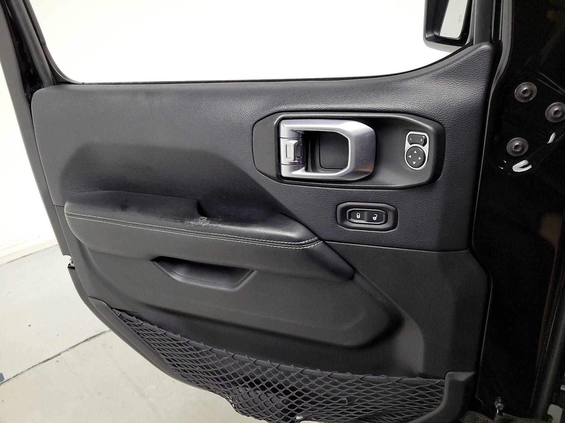 Thumbnail: 2018 Jeep Wrangler - 12
