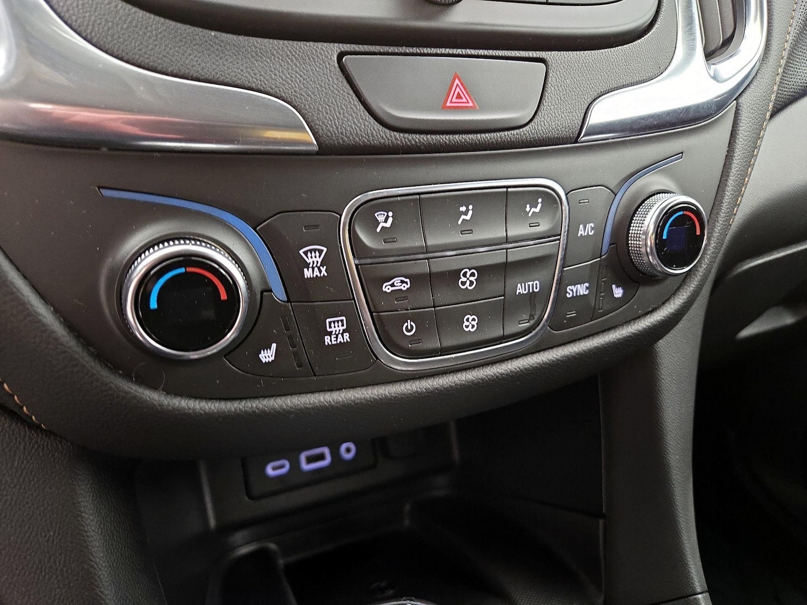2021 Chevrolet Equinox Premier - Photo 17