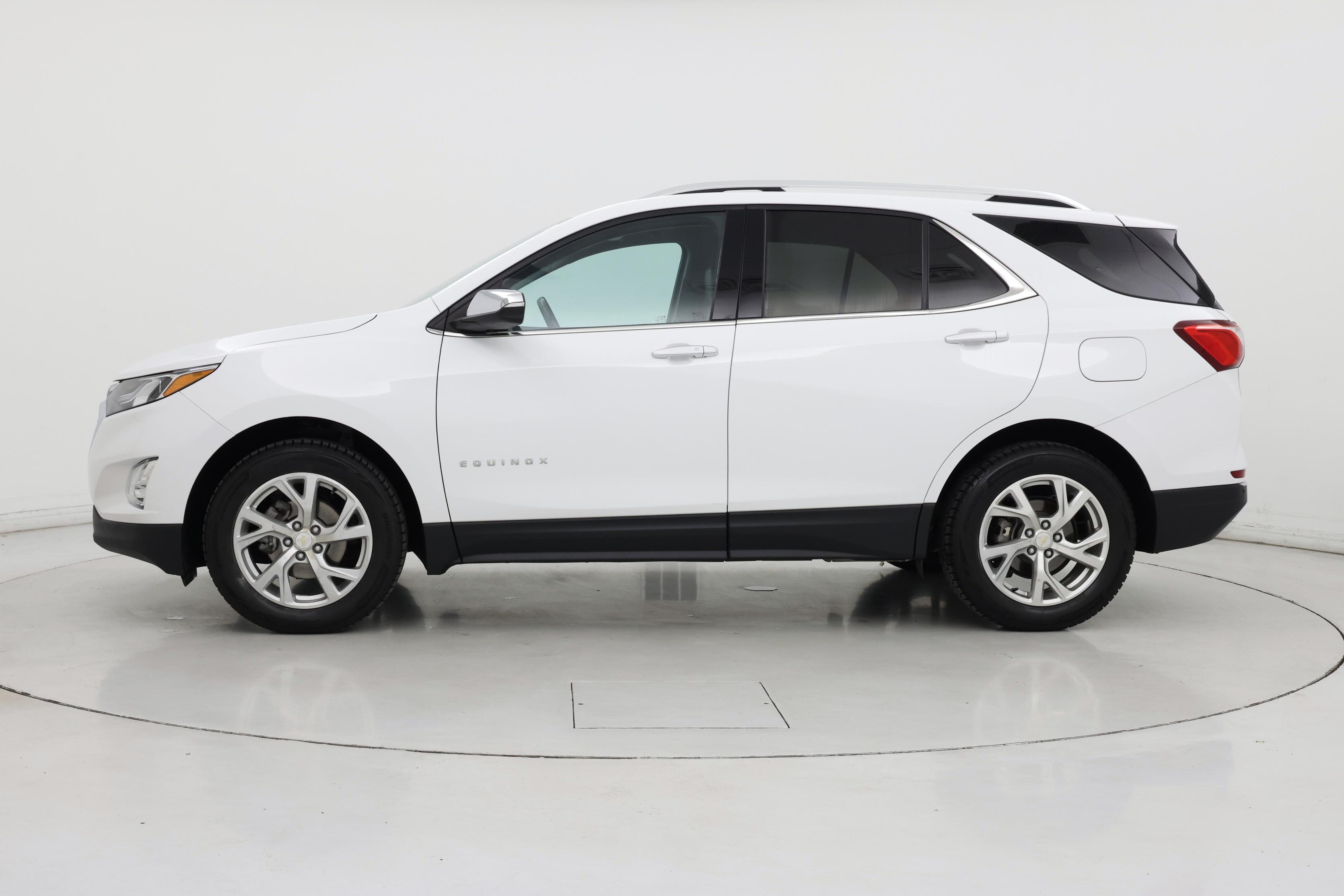 Thumbnail: 2021 Chevrolet Equinox - 3