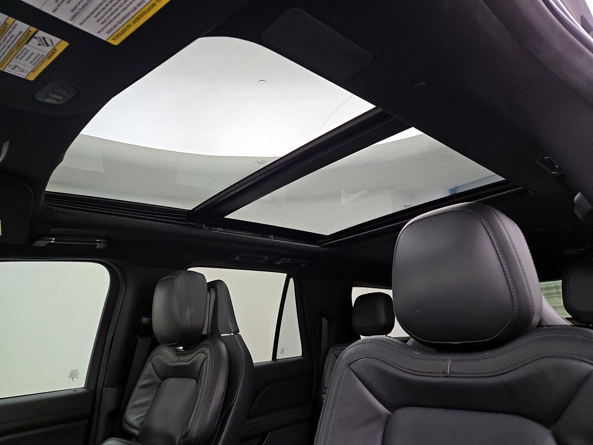 Thumbnail: 2023 Lincoln Navigator L - 20