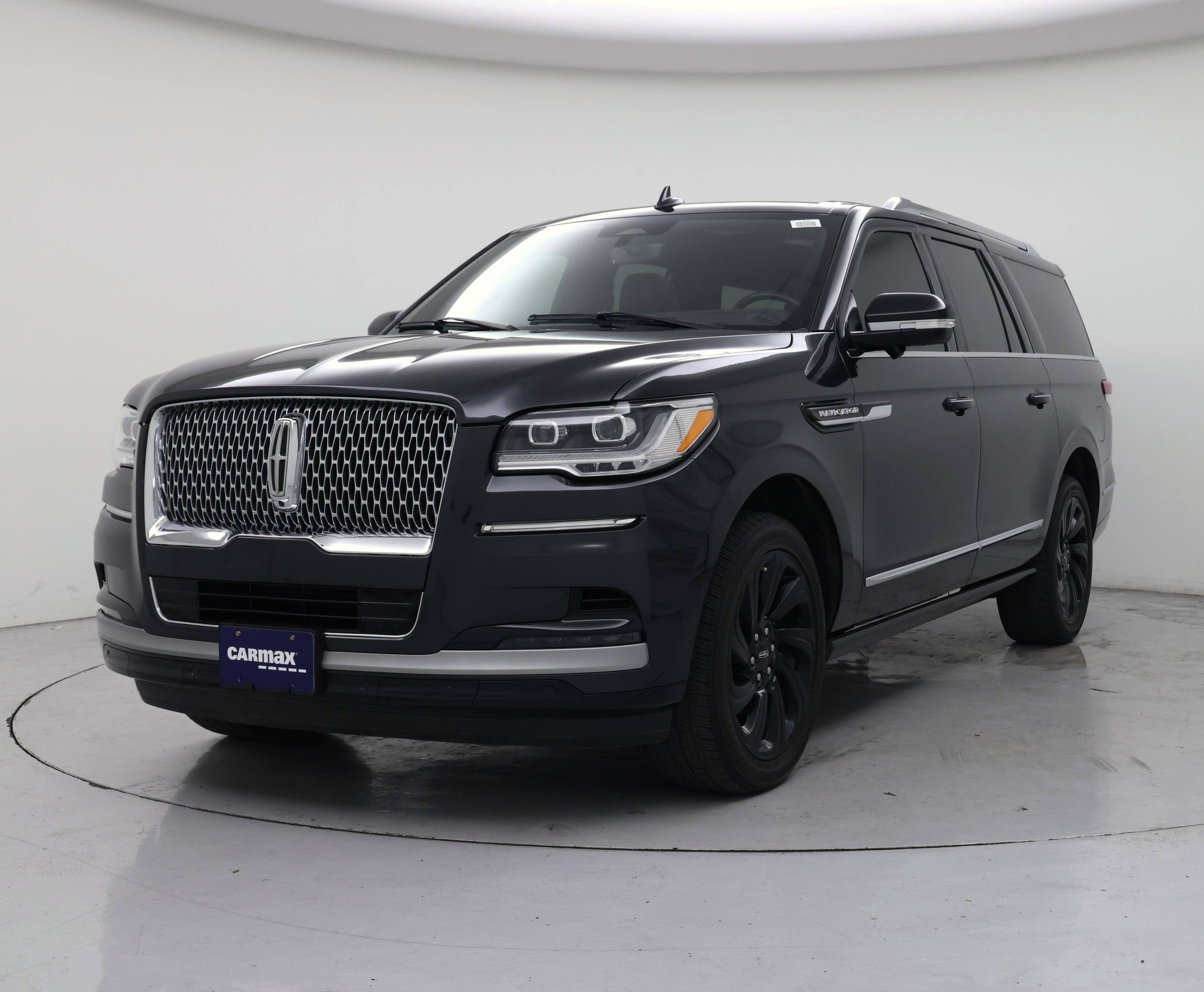 Thumbnail: 2023 Lincoln Navigator L - 4