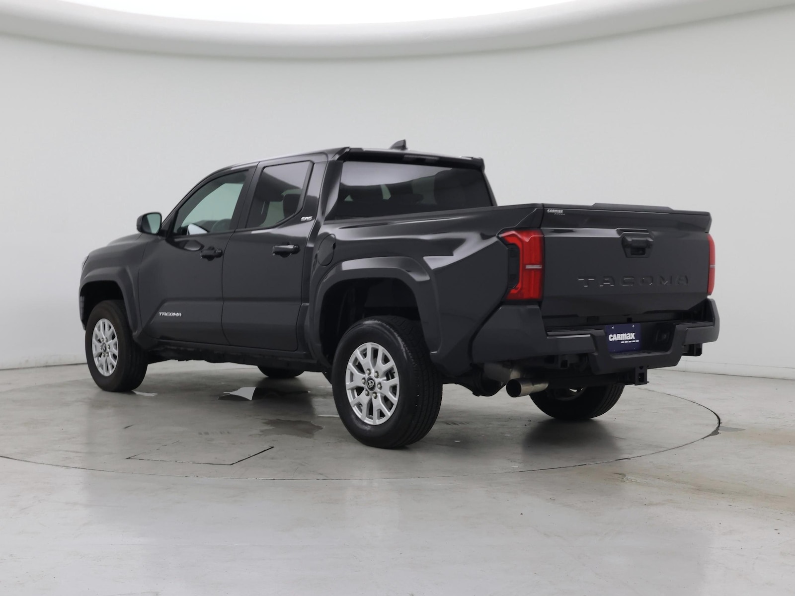 2025 Toyota Tacoma SR5 - Photo 3