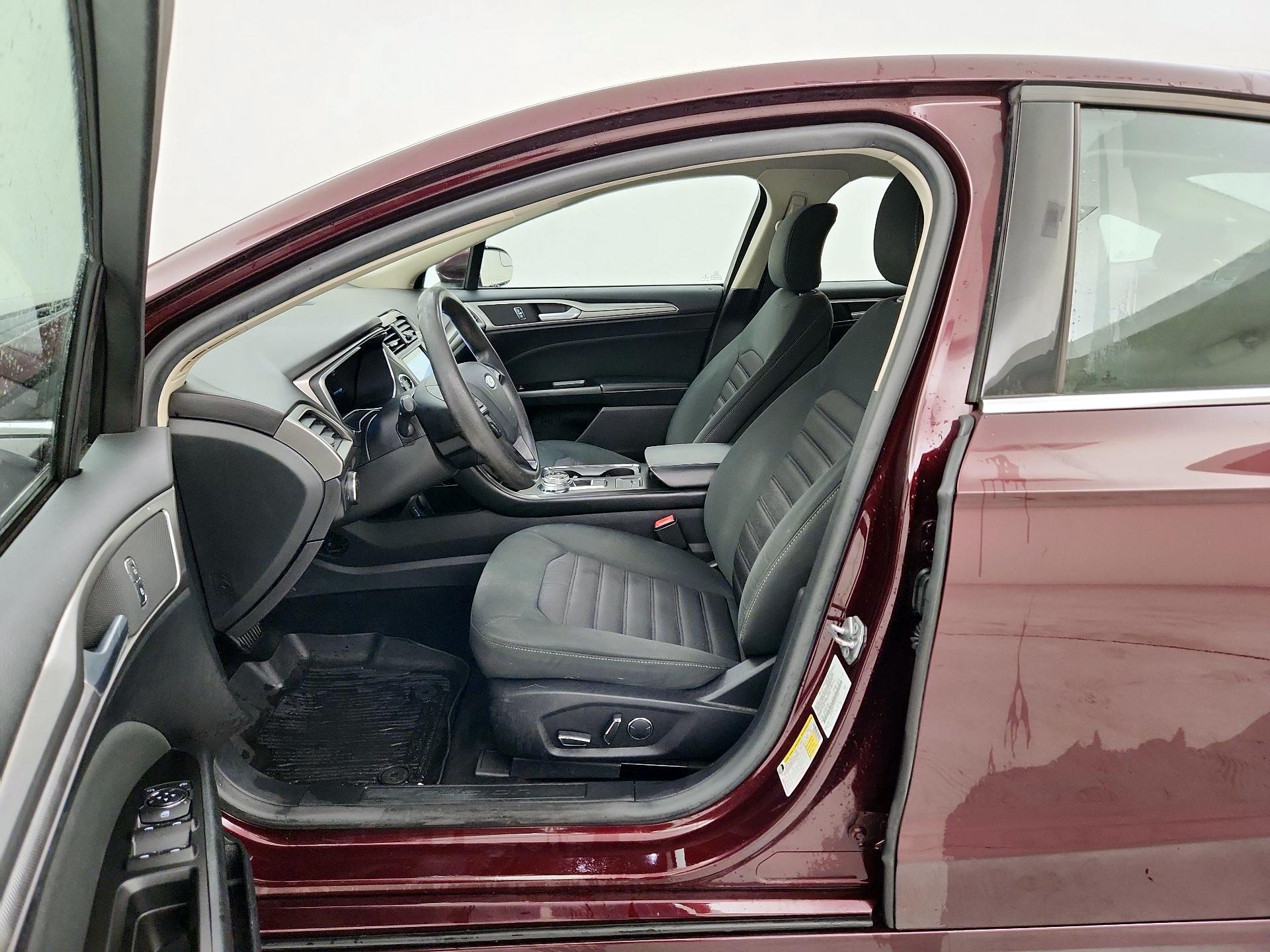 Thumbnail: 2017 Ford Fusion - 11