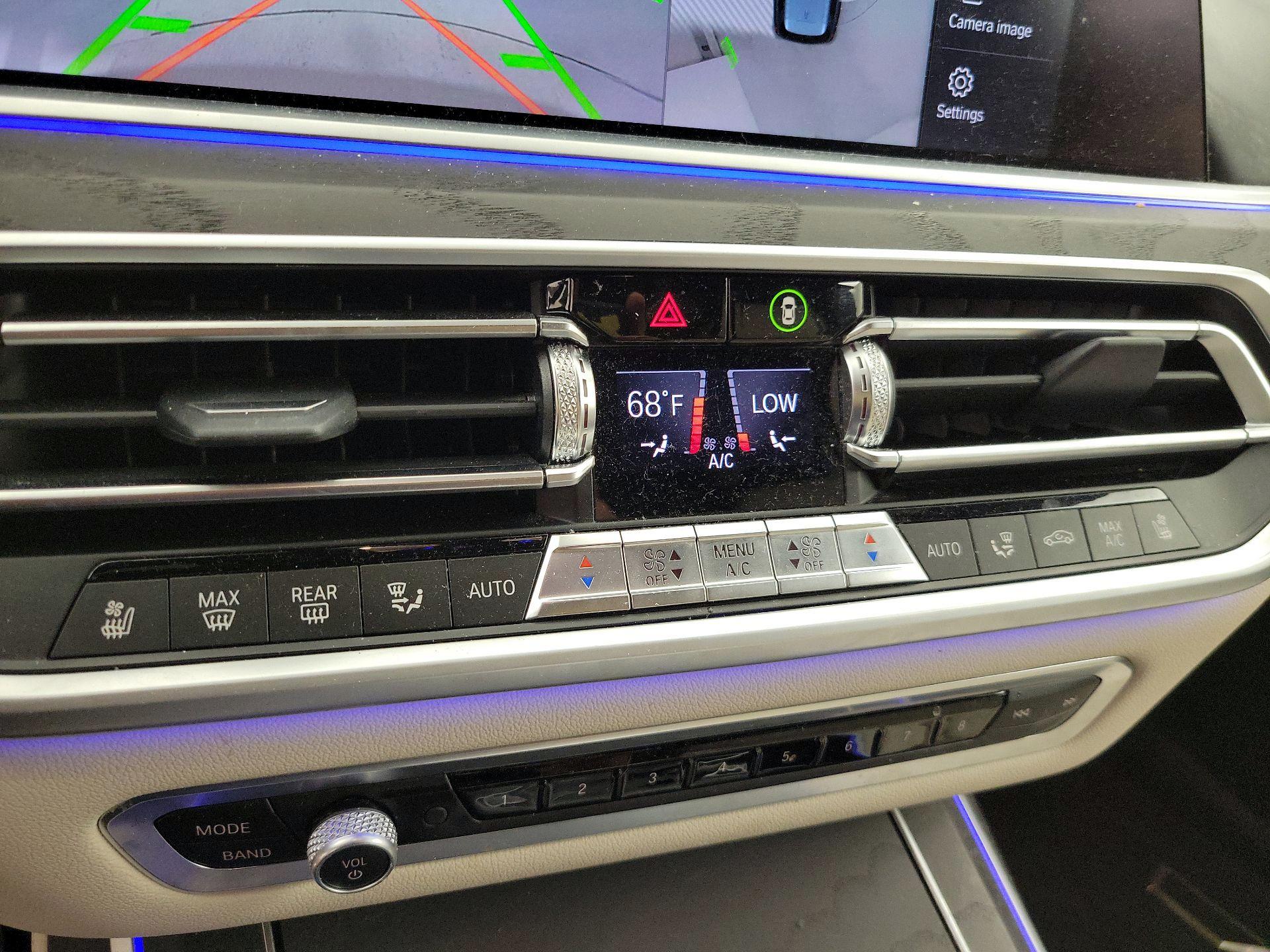 Thumbnail: 2021 BMW X7 - 14