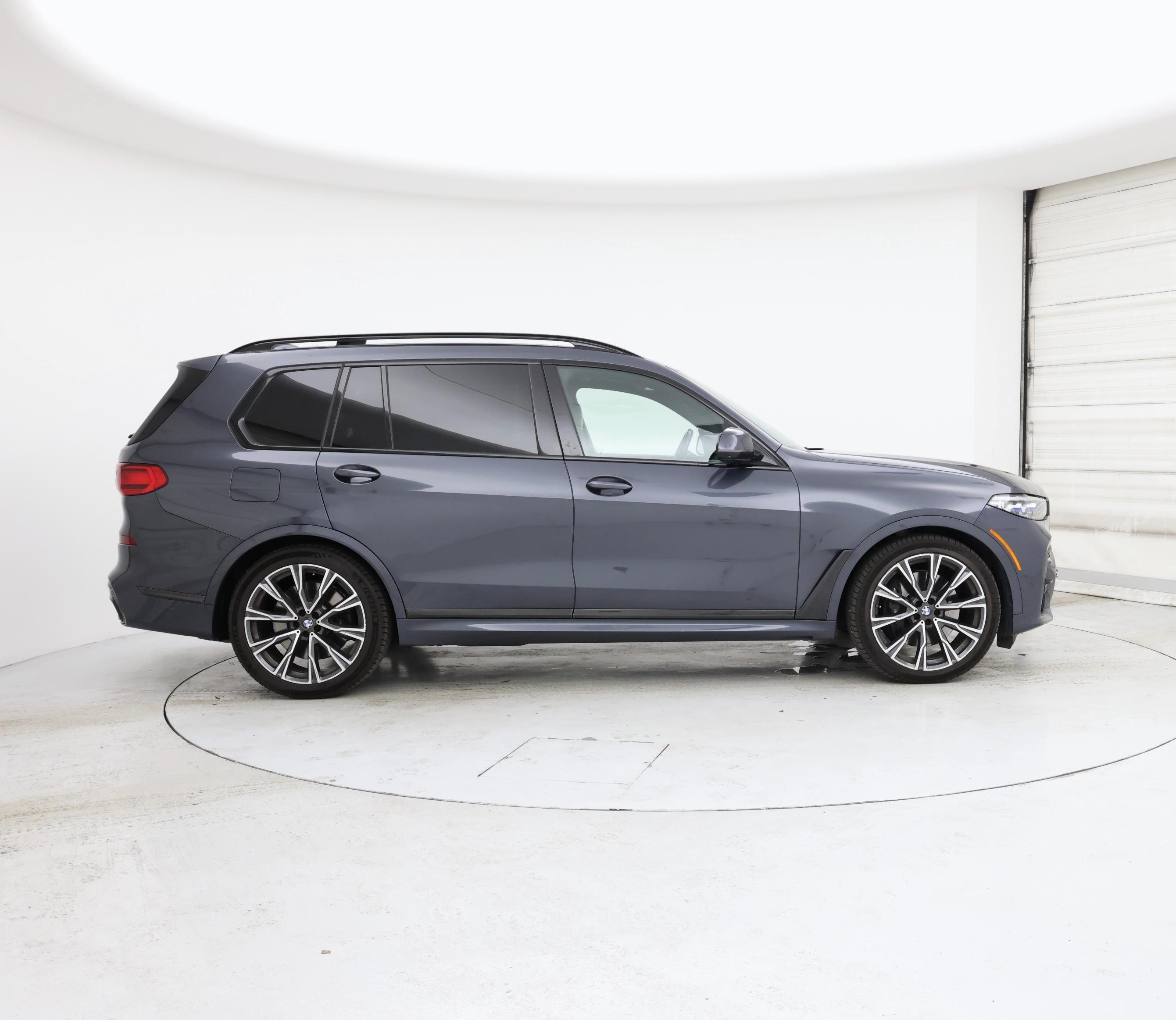 Thumbnail: 2021 BMW X7 - 7