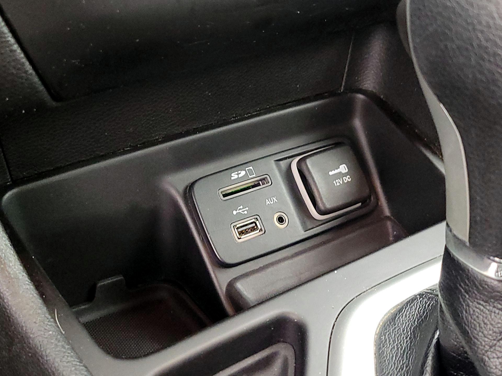 Thumbnail: 2014 Jeep Cherokee - 17