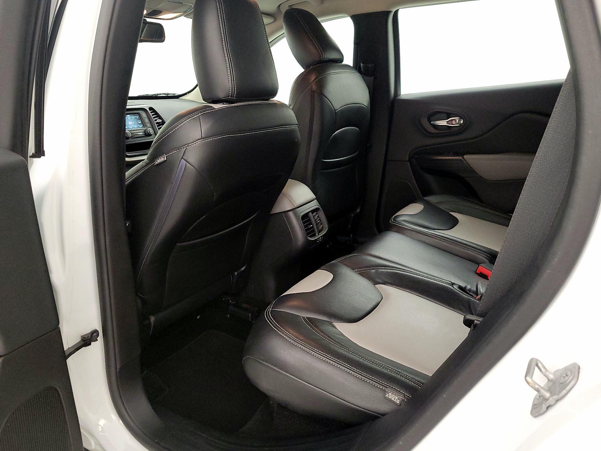 Thumbnail: 2014 Jeep Cherokee - 18