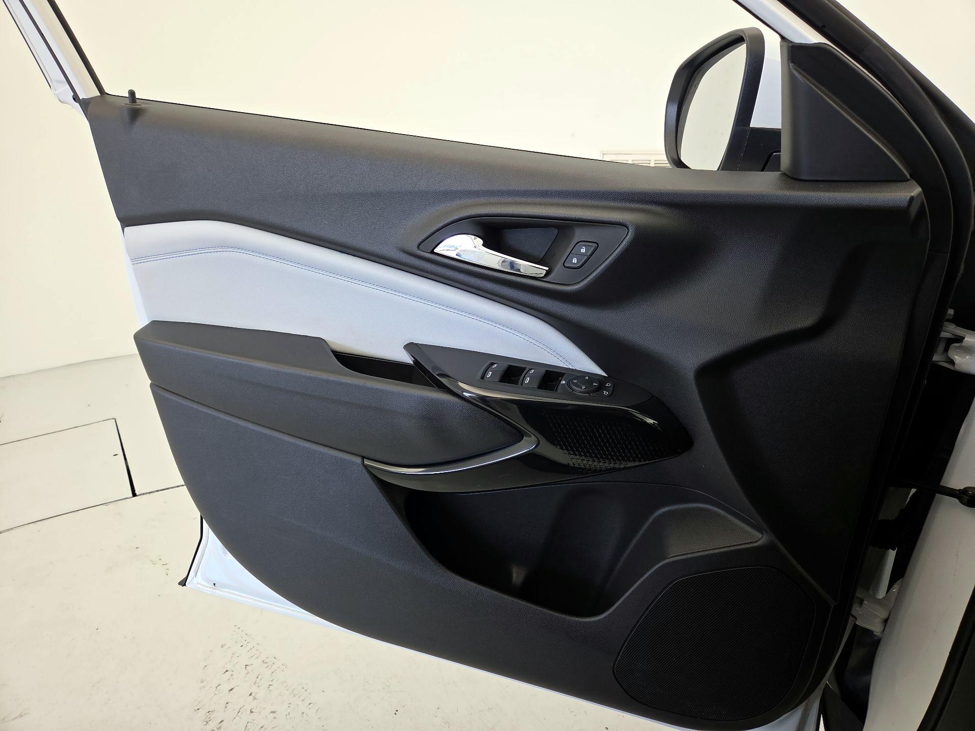 Thumbnail: 2025 Chevrolet Trax - 12