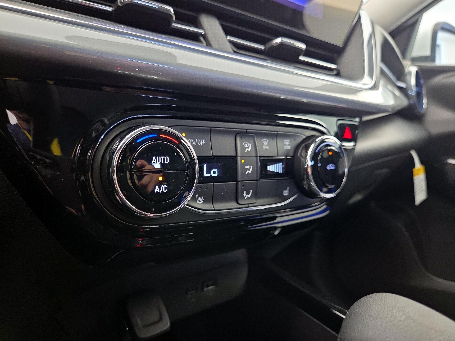 Thumbnail: 2025 Chevrolet Trax - 16