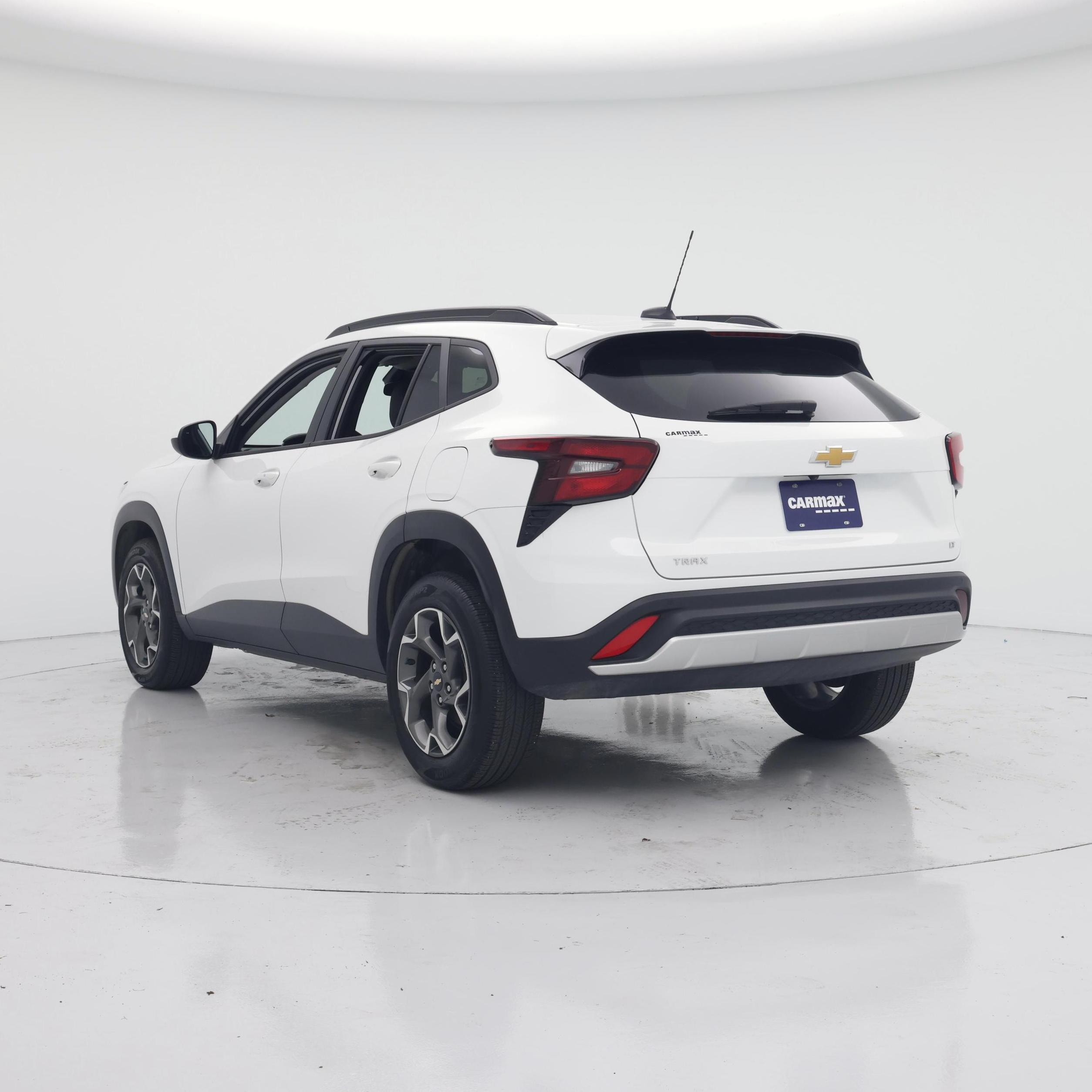 Thumbnail: 2025 Chevrolet Trax - 2
