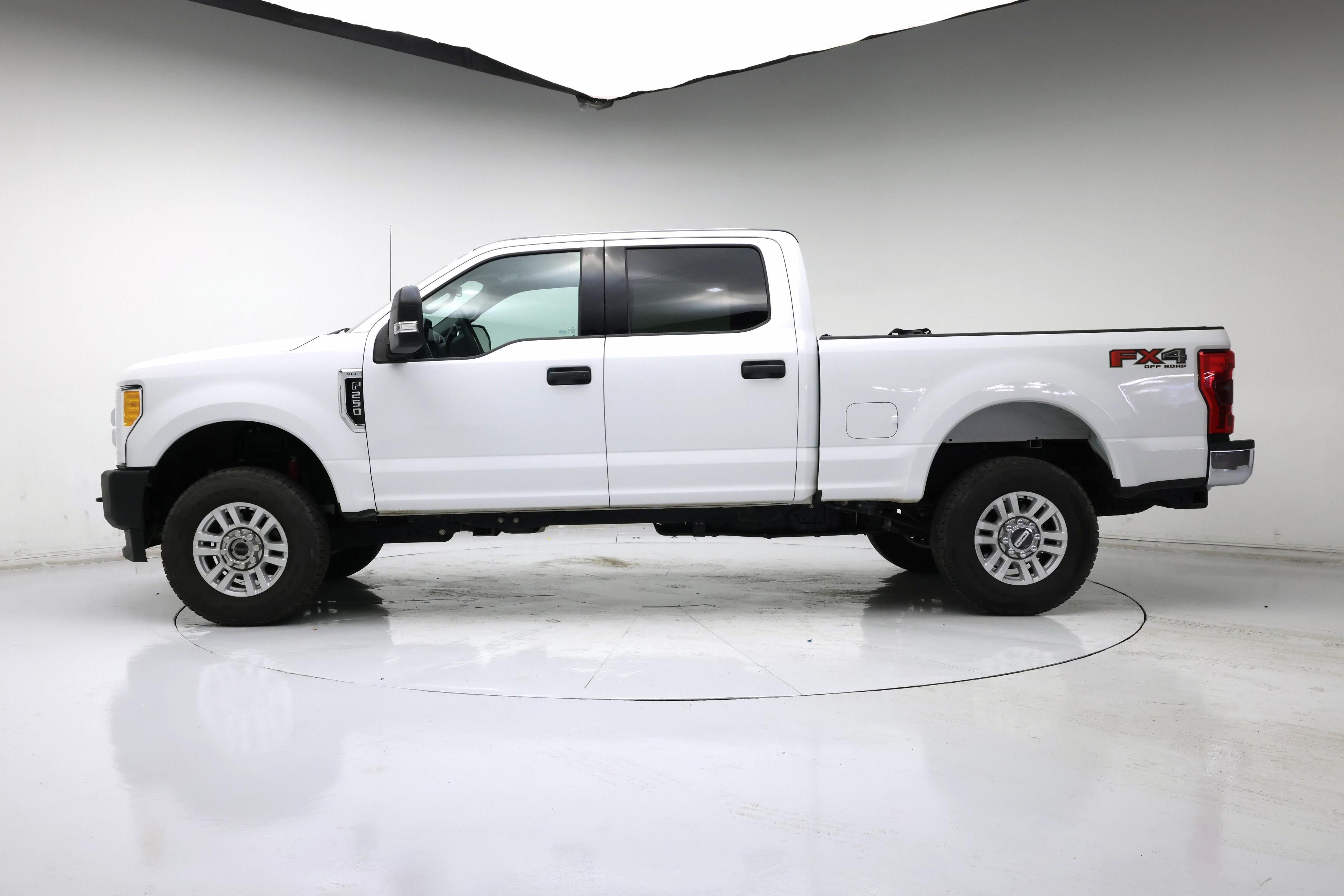 Thumbnail: 2017 Ford F-250 - 3
