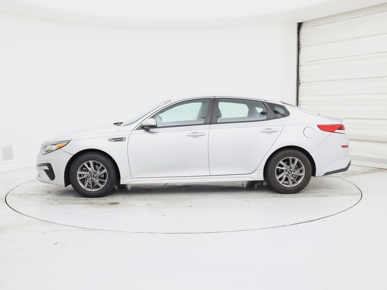 2020 Kia Optima LX - Photo 4