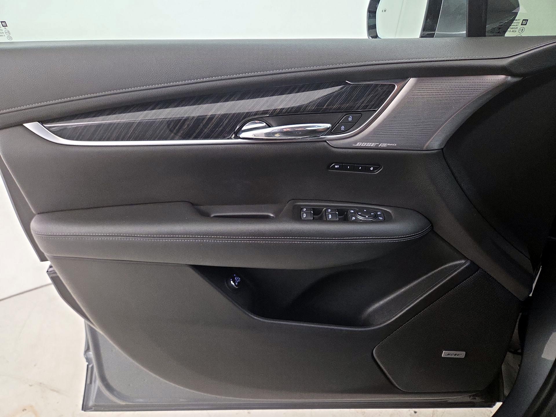 Thumbnail: 2021 Cadillac XT6 - 12