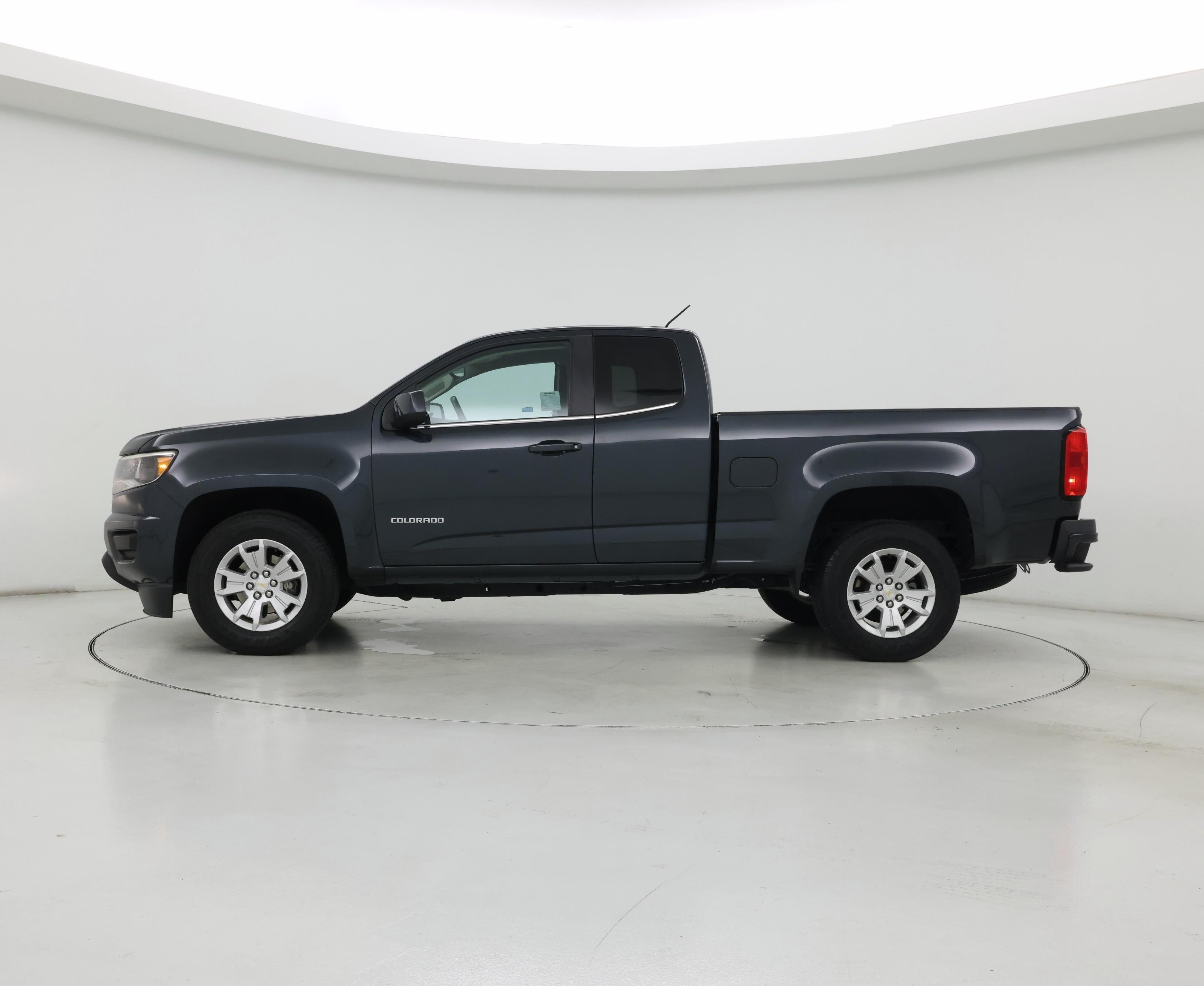 Thumbnail: 2018 Chevrolet Colorado - 3
