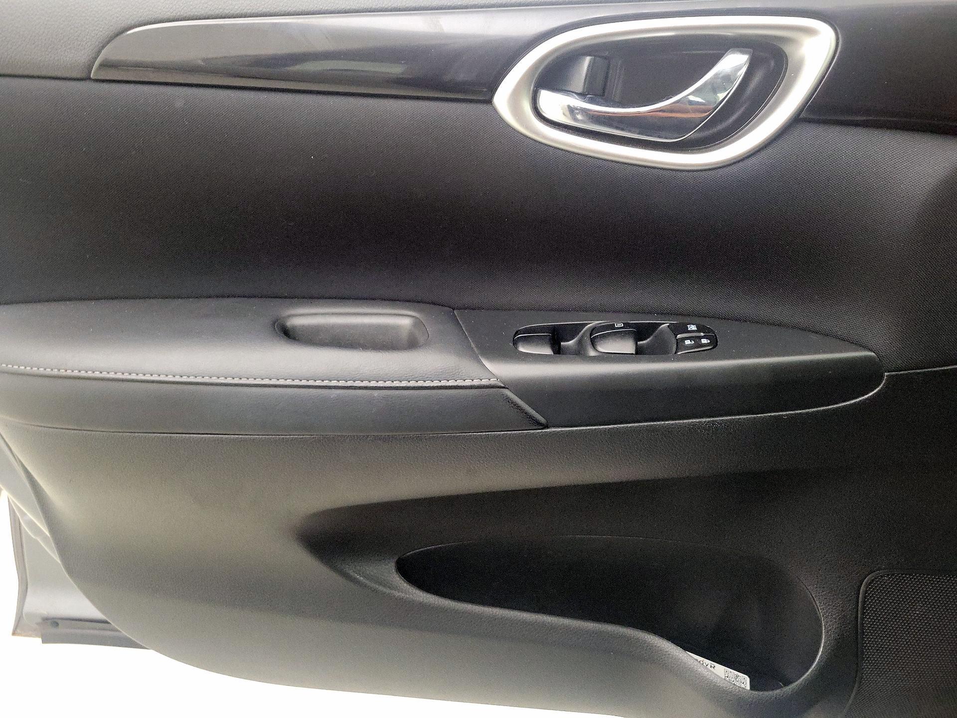 Thumbnail: 2017 Nissan Sentra - 12