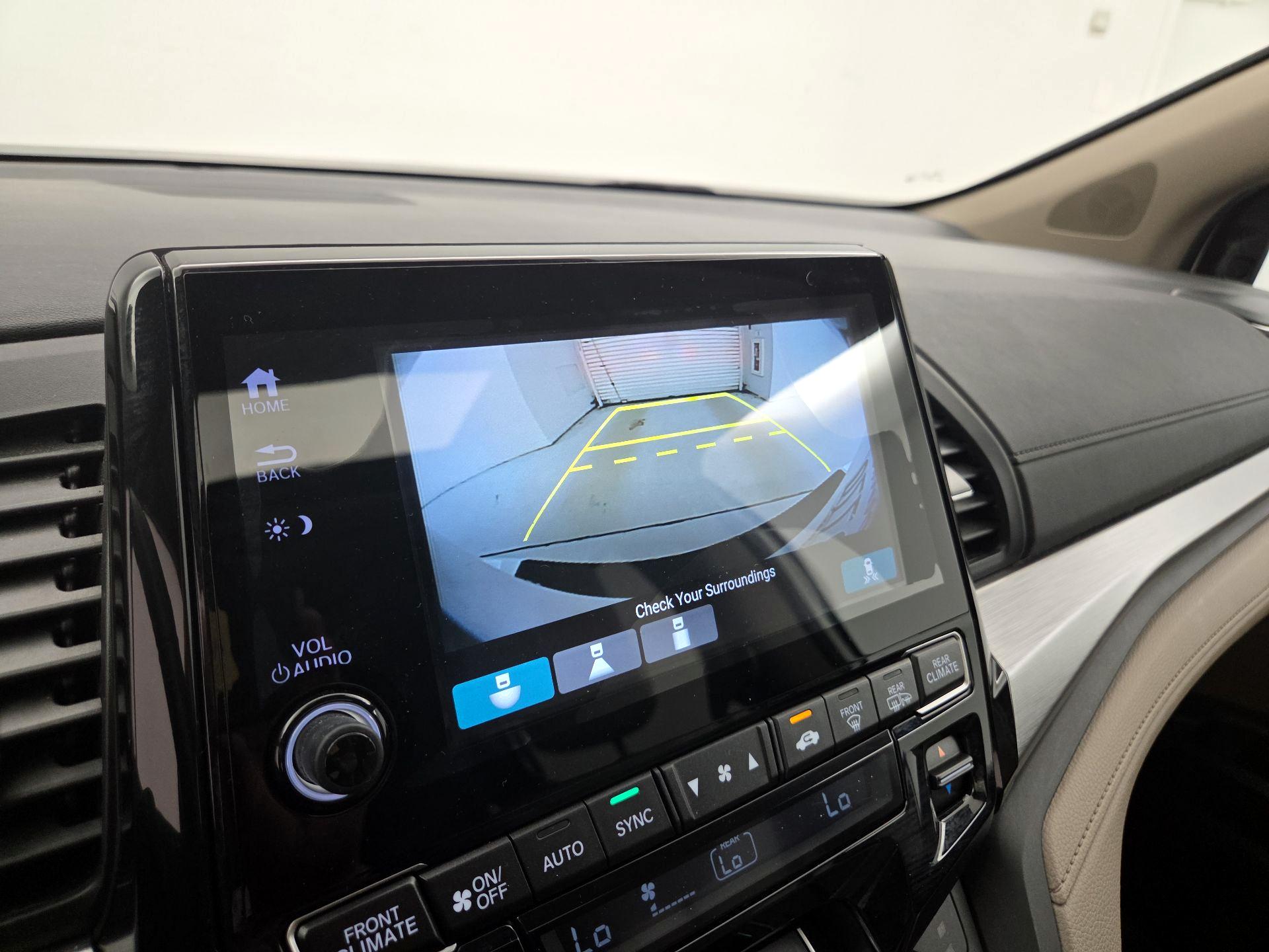 Thumbnail: 2019 Honda Odyssey - 14