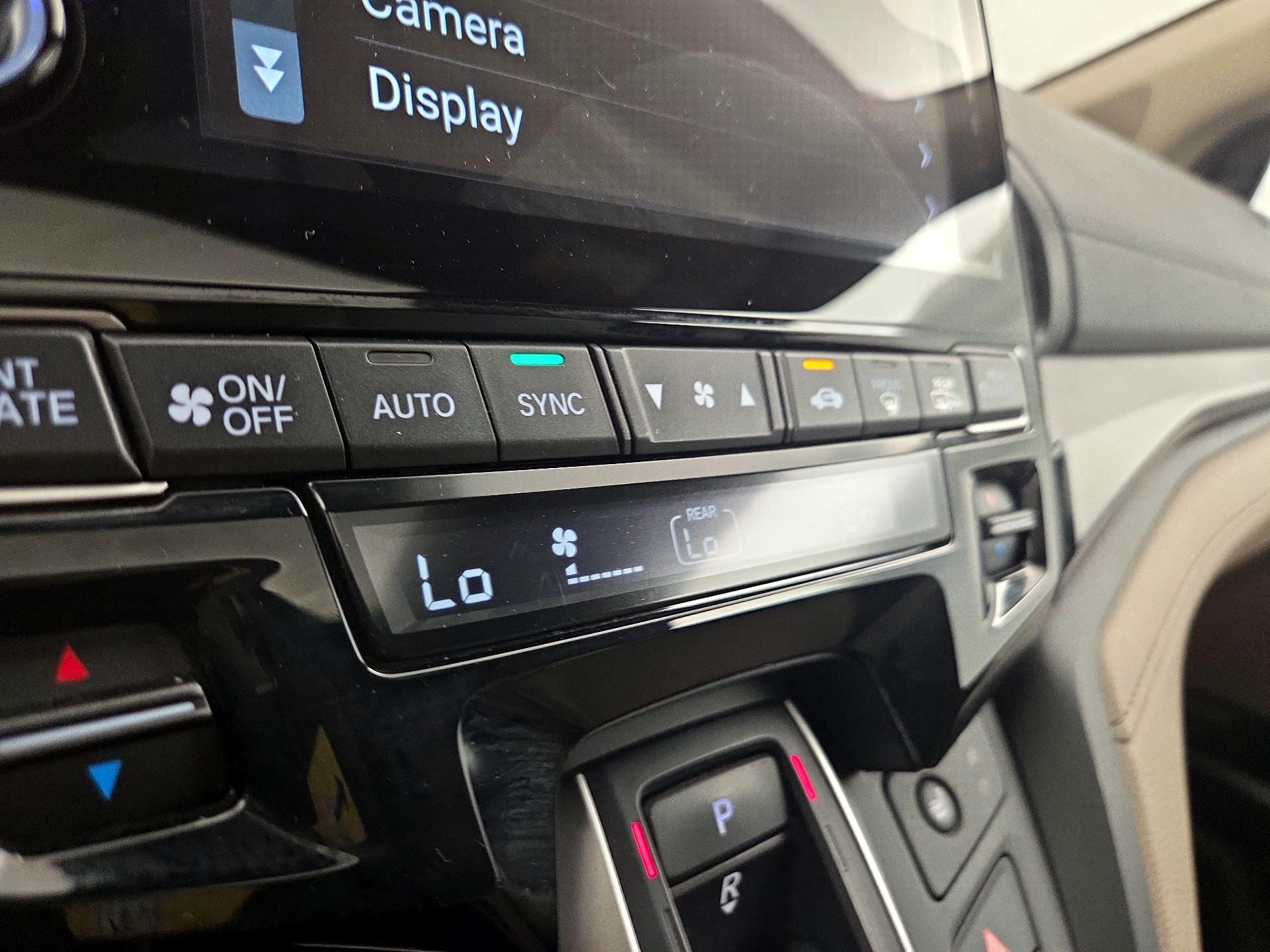 Thumbnail: 2019 Honda Odyssey - 16