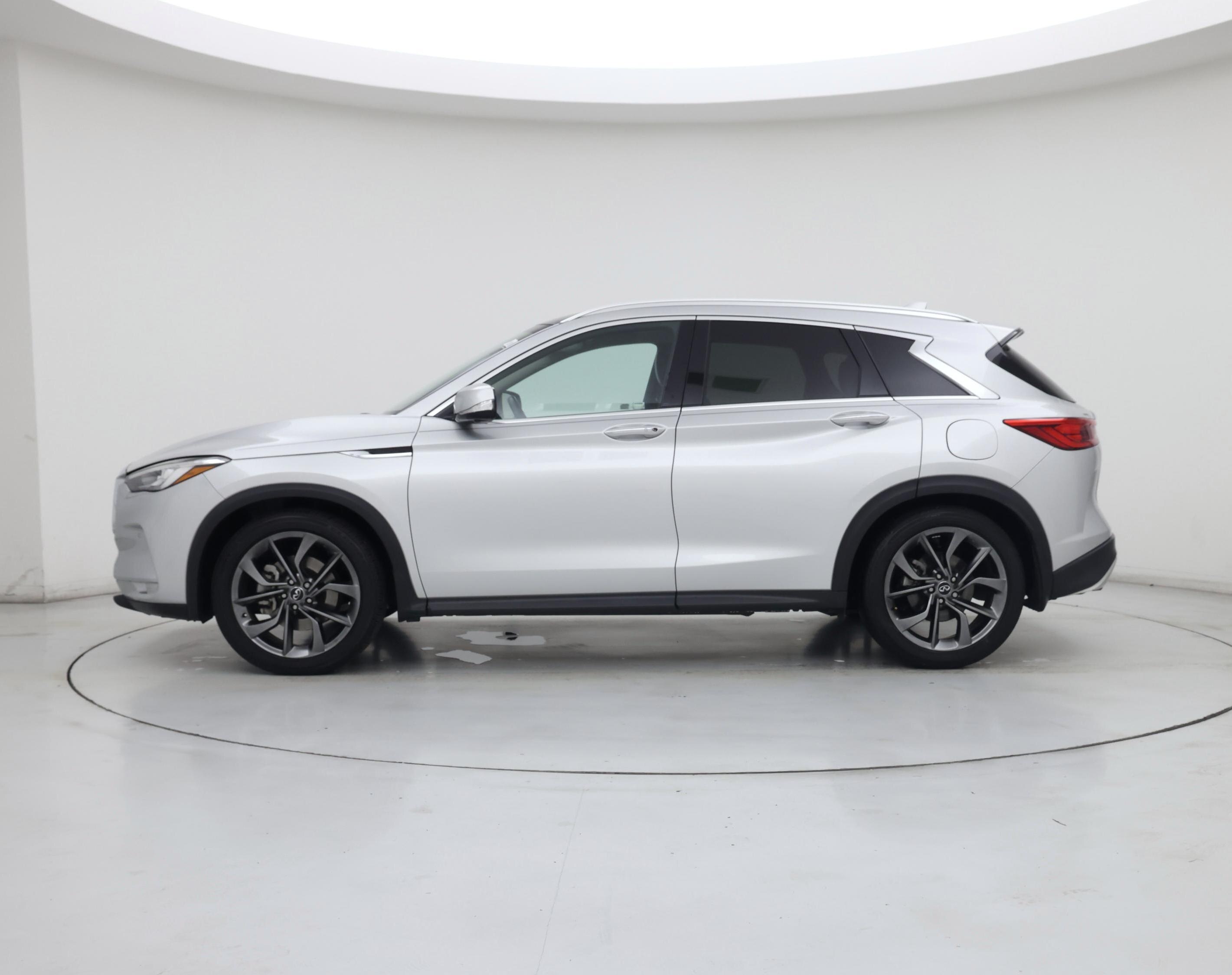 Thumbnail: 2019 INFINITI QX50 - 3