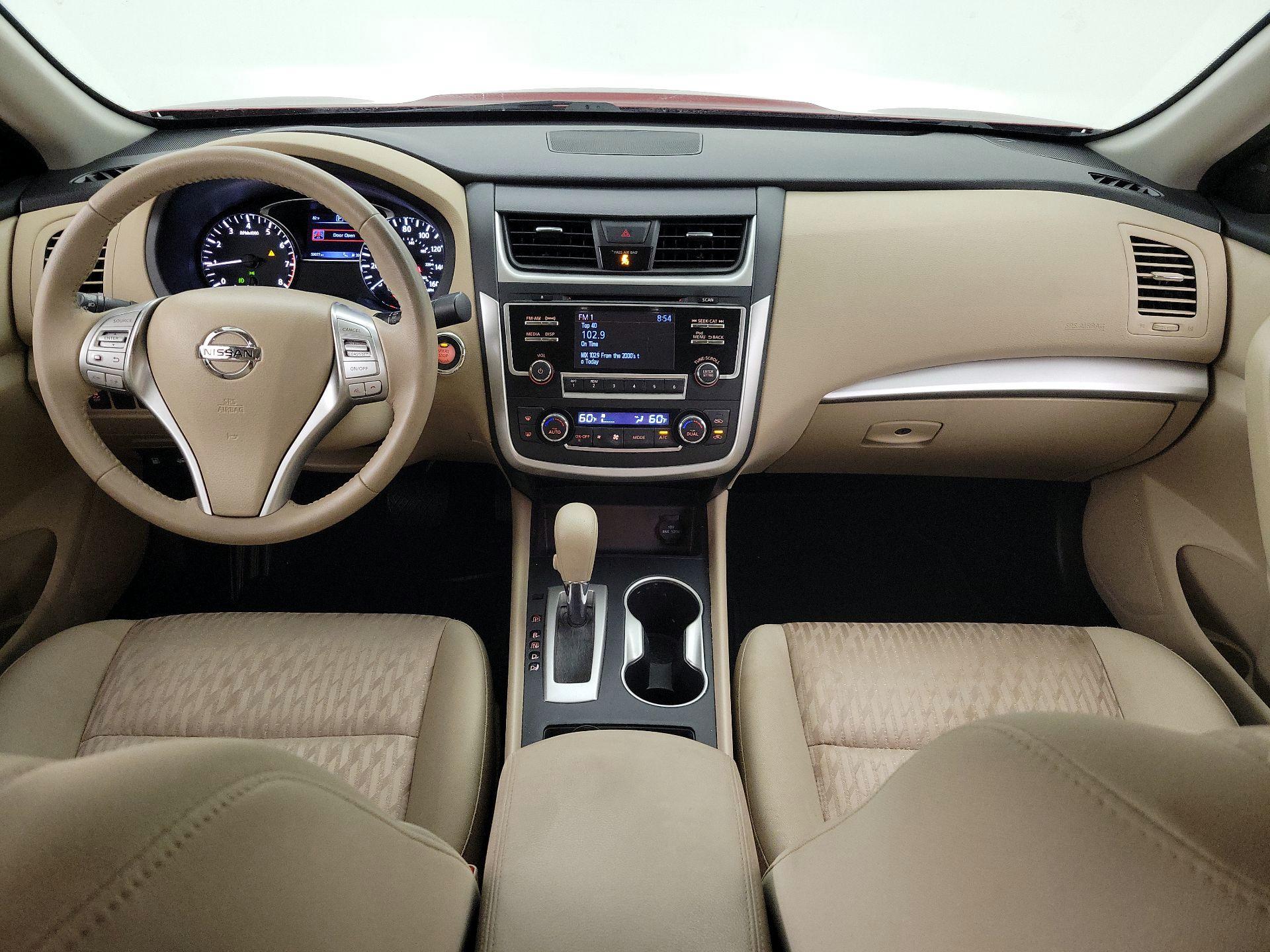 Thumbnail: 2017 Nissan Altima - 9