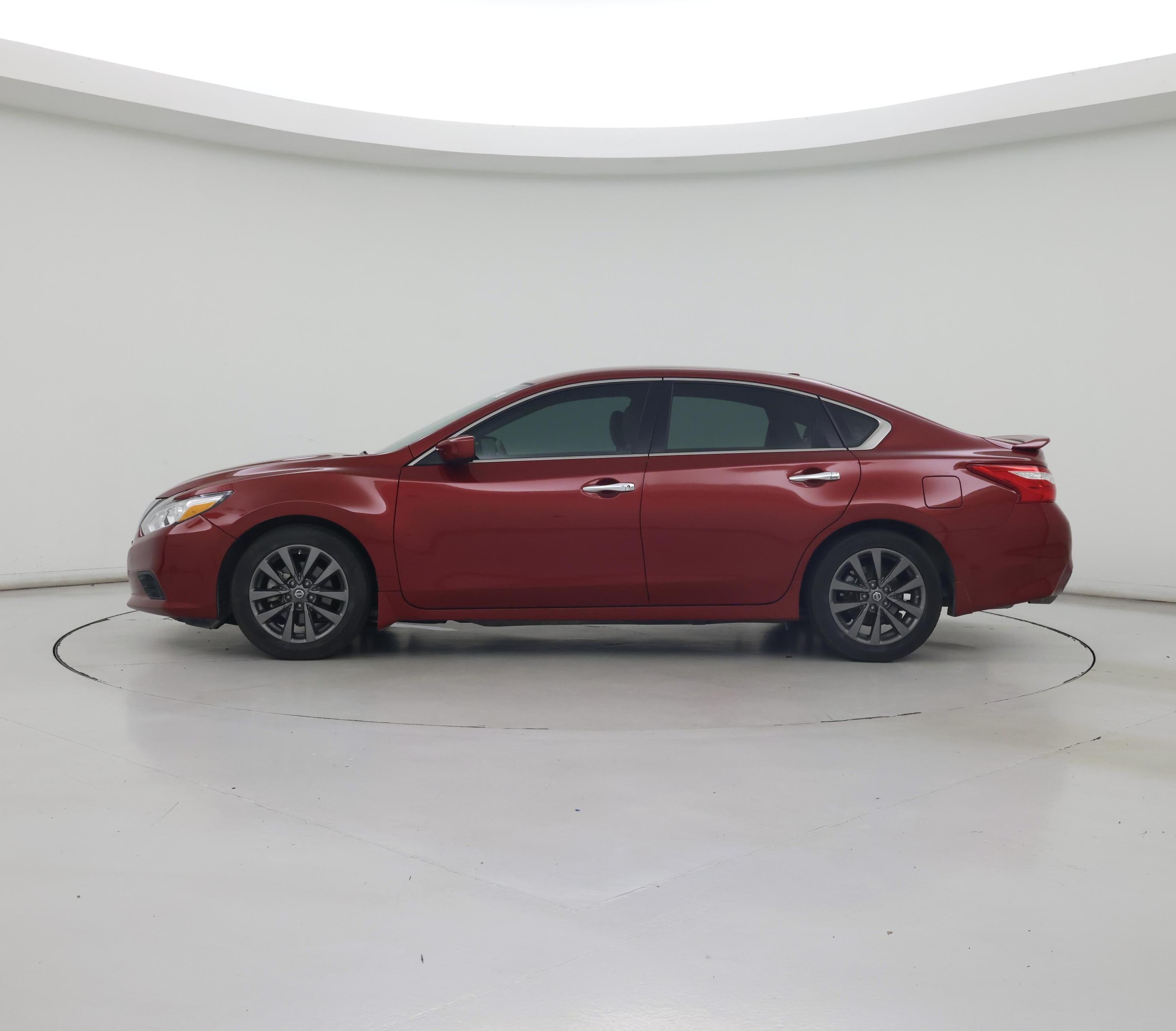 Thumbnail: 2017 Nissan Altima - 3