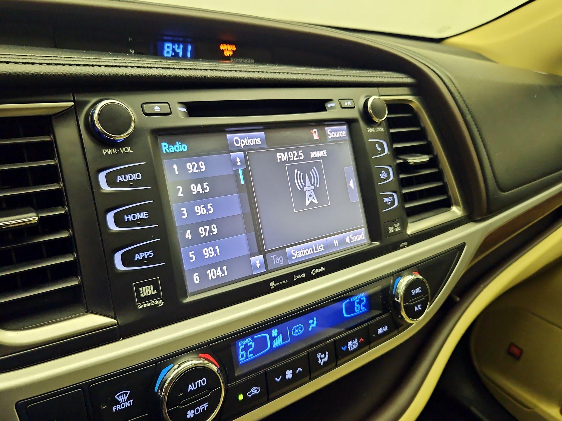 Thumbnail: 2016 Toyota Highlander - 15