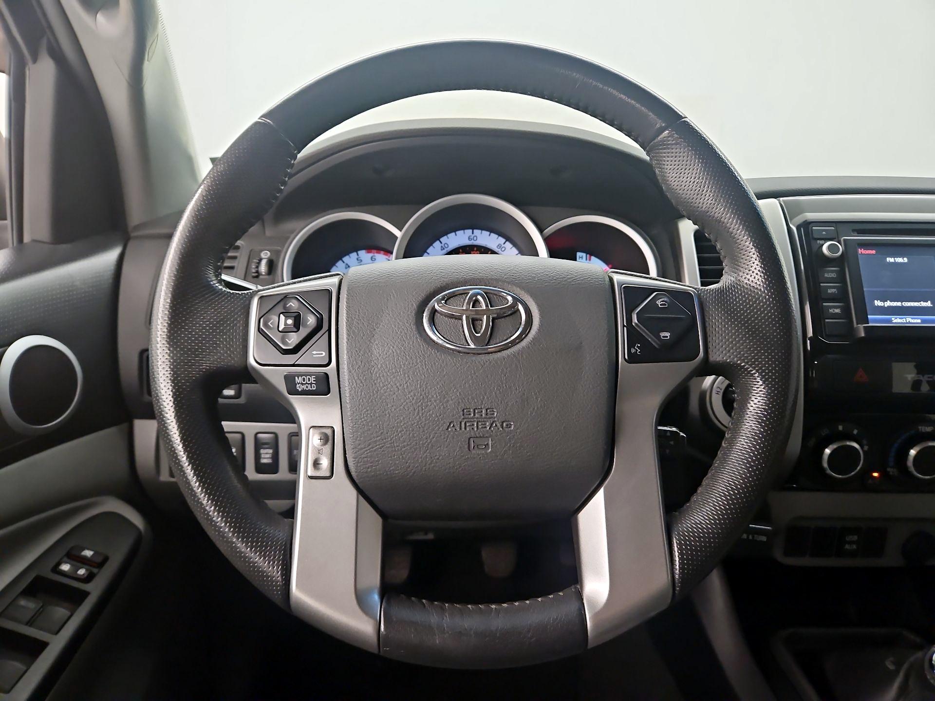Thumbnail: 2015 Toyota Tacoma - 10