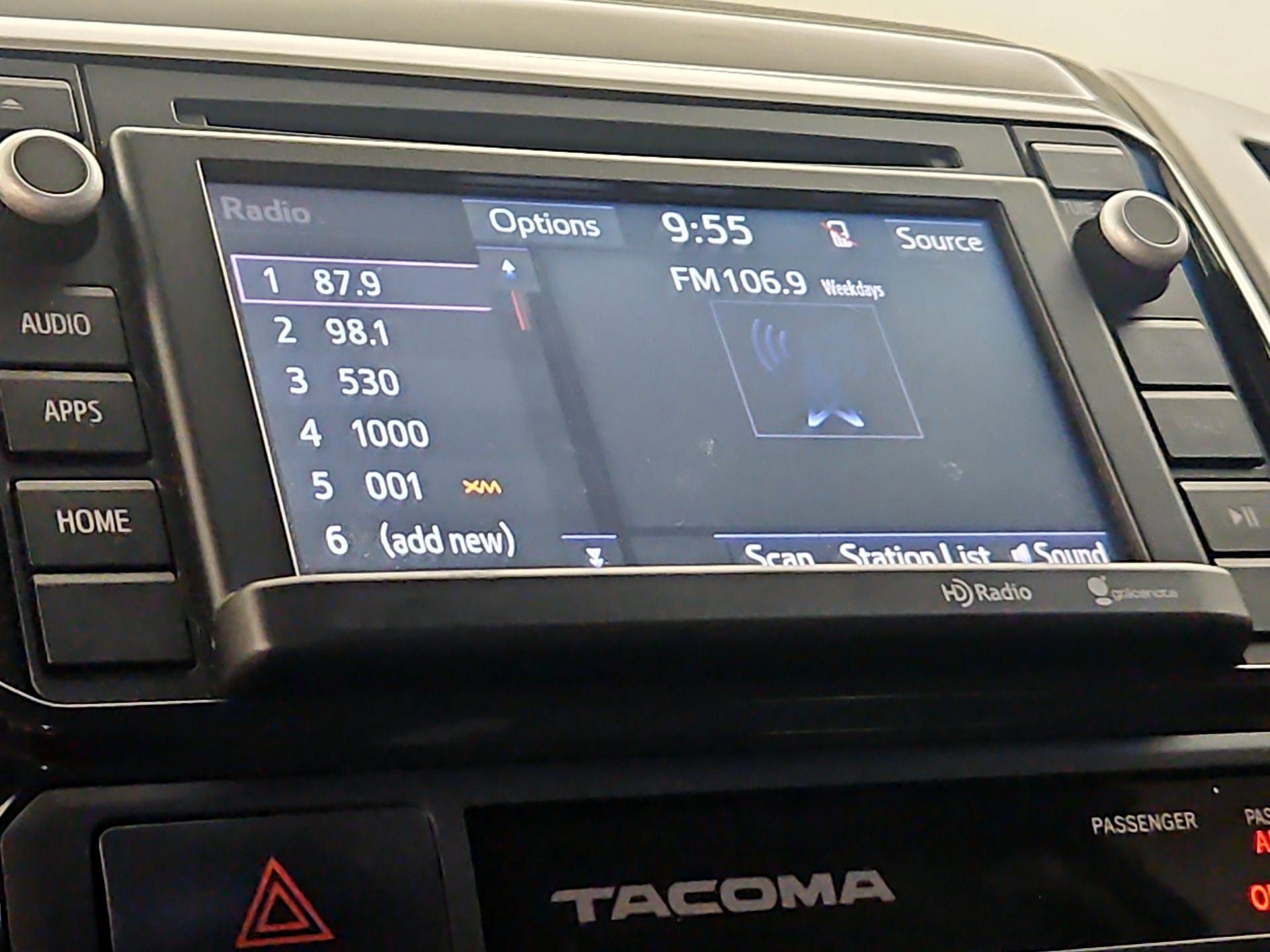 Thumbnail: 2015 Toyota Tacoma - 15
