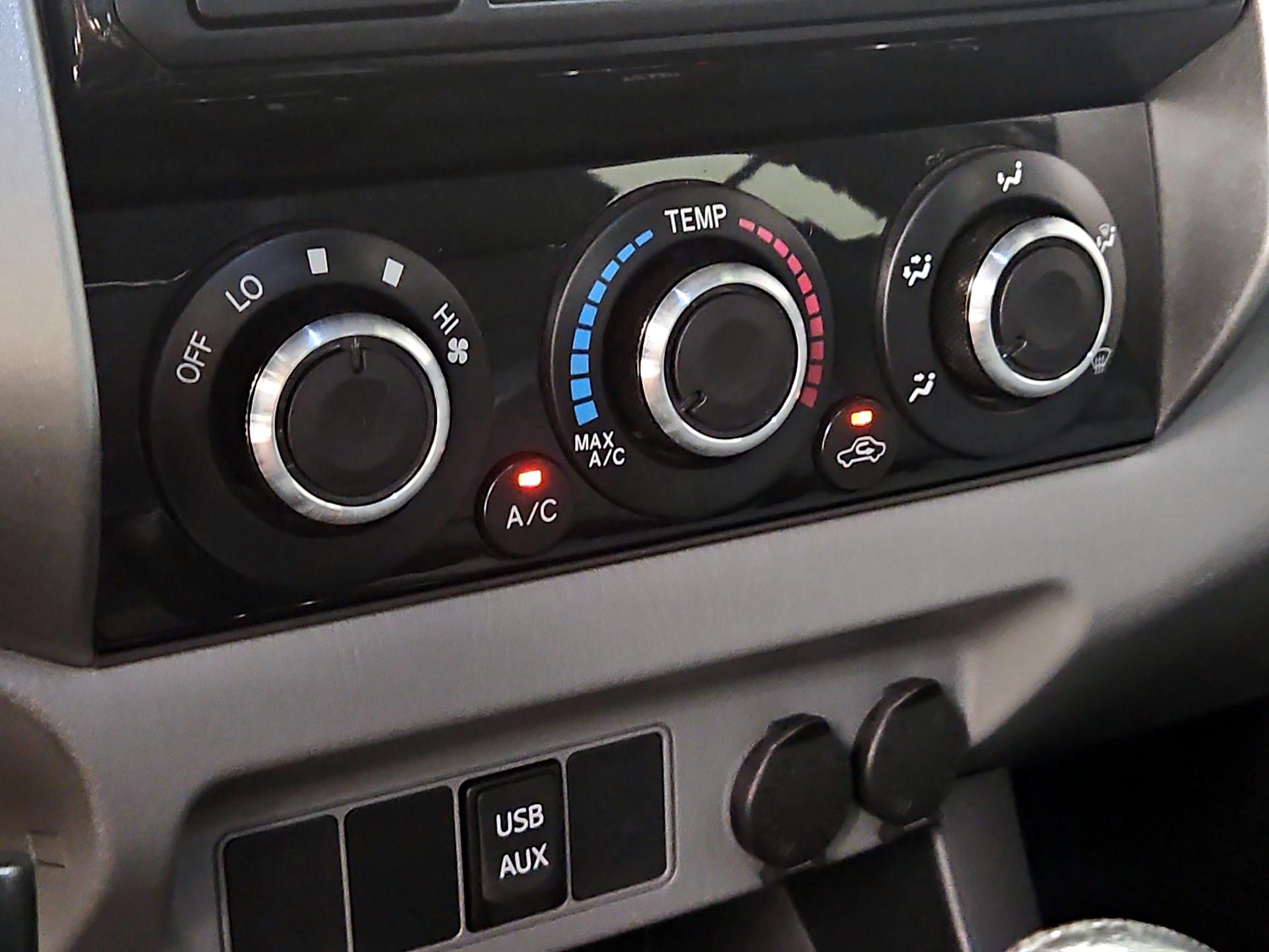 Thumbnail: 2015 Toyota Tacoma - 16
