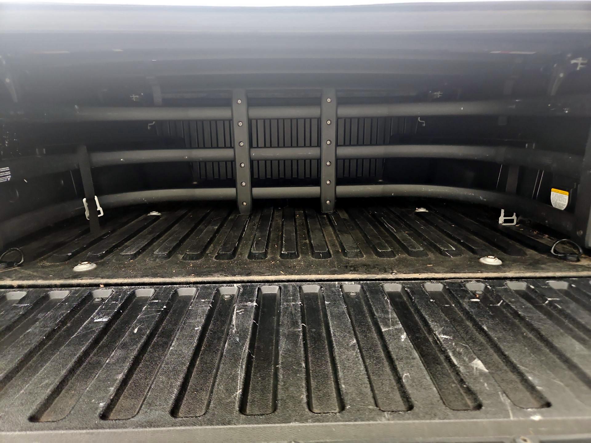 Thumbnail: 2015 Toyota Tacoma - 20