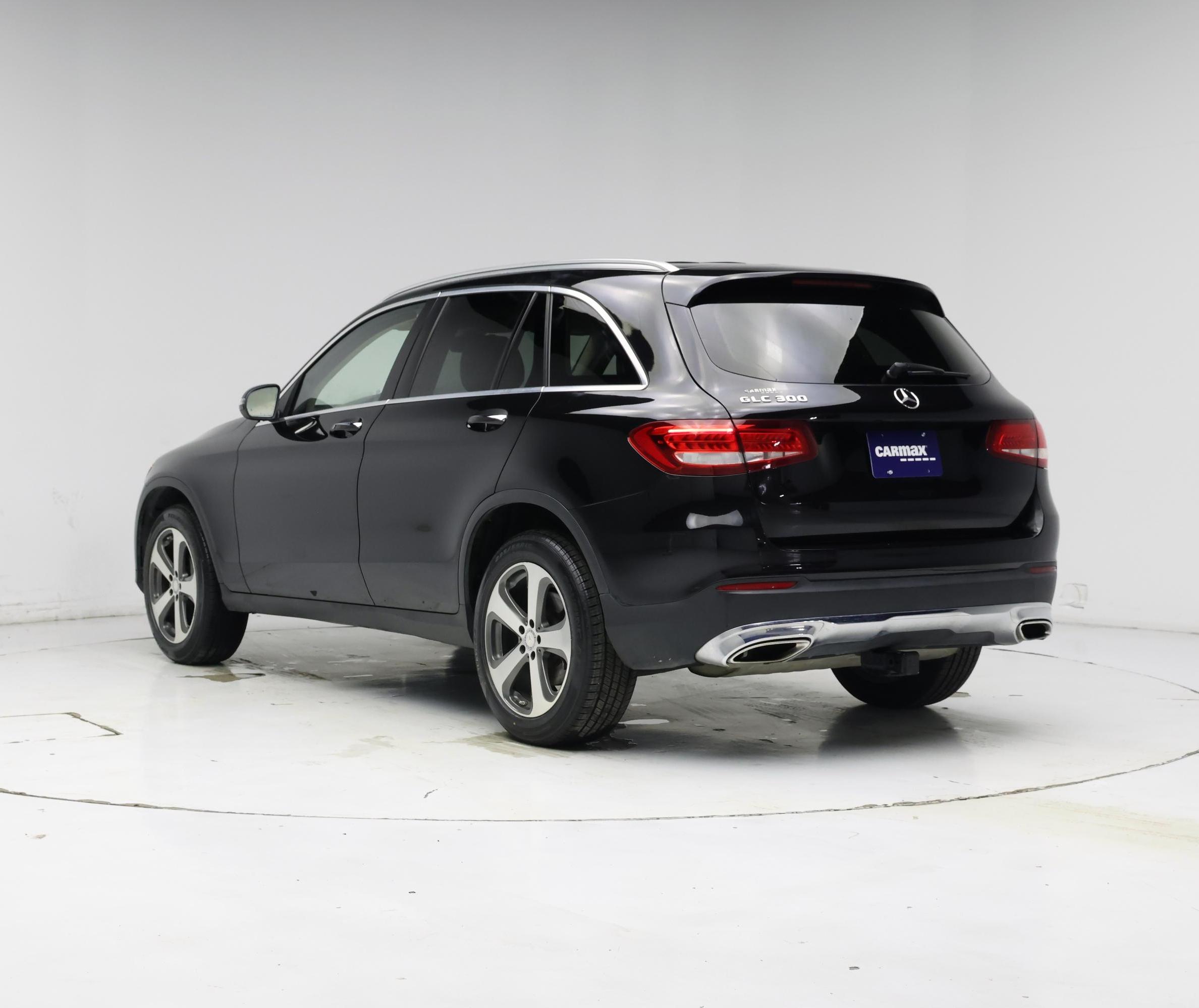 Thumbnail: 2016 Mercedes-Benz GLC - 2