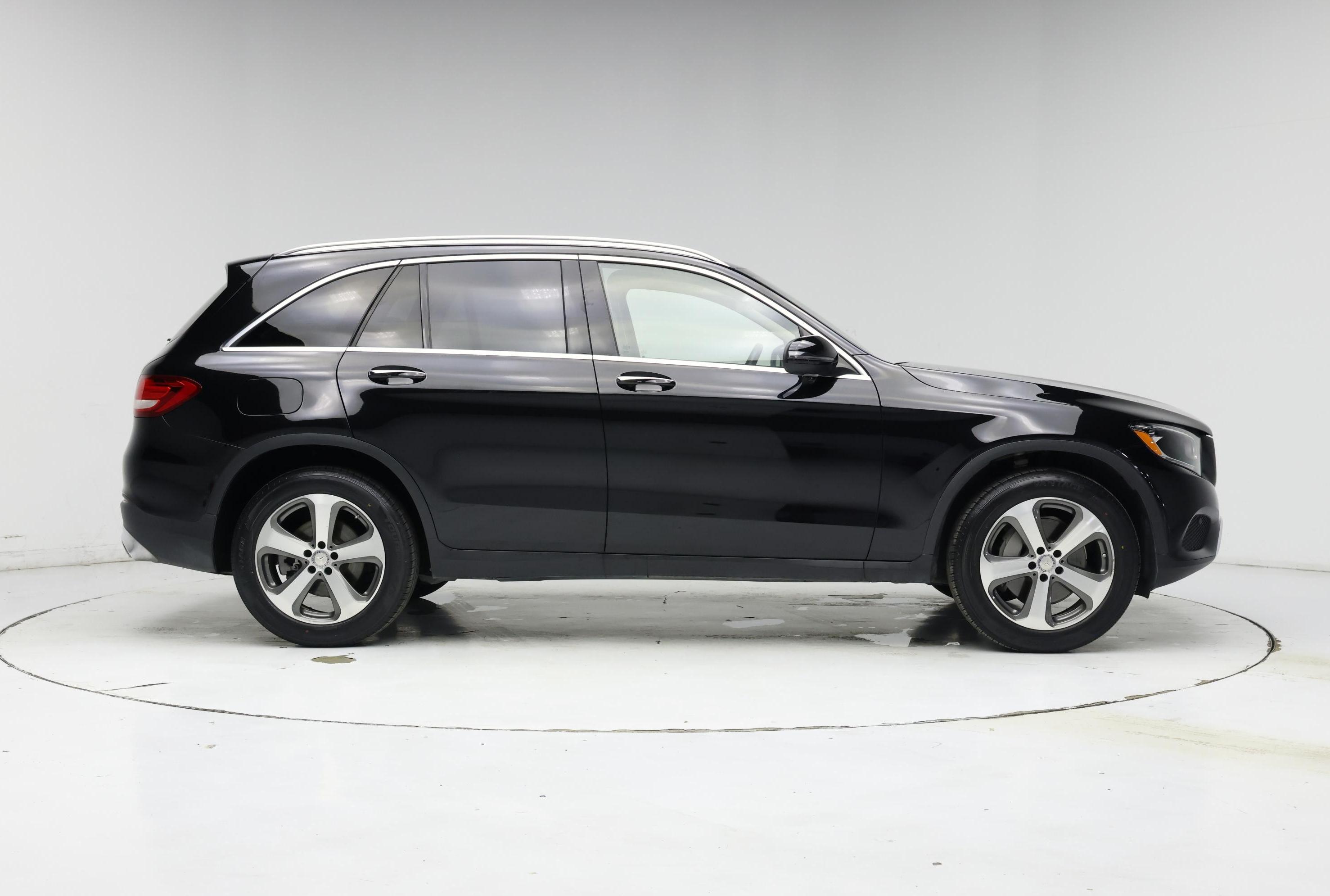 Thumbnail: 2016 Mercedes-Benz GLC - 7