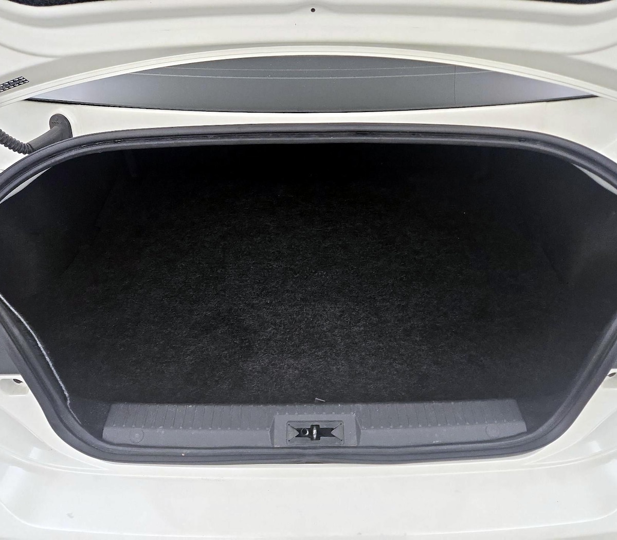 Trunk/Cargo (Seats Up)