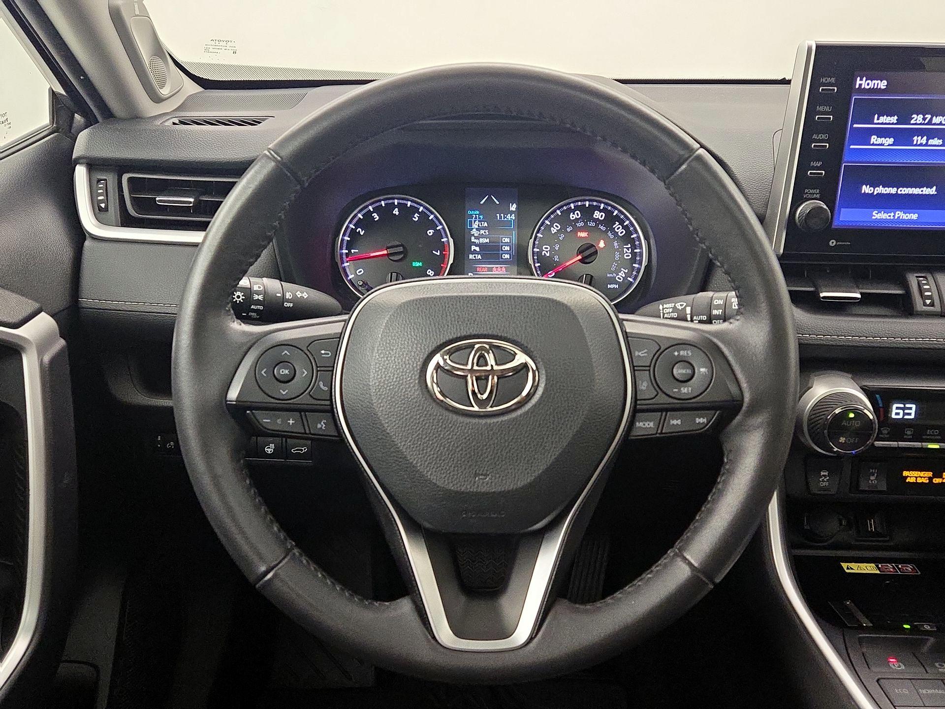 Thumbnail: 2022 Toyota RAV4 - 10