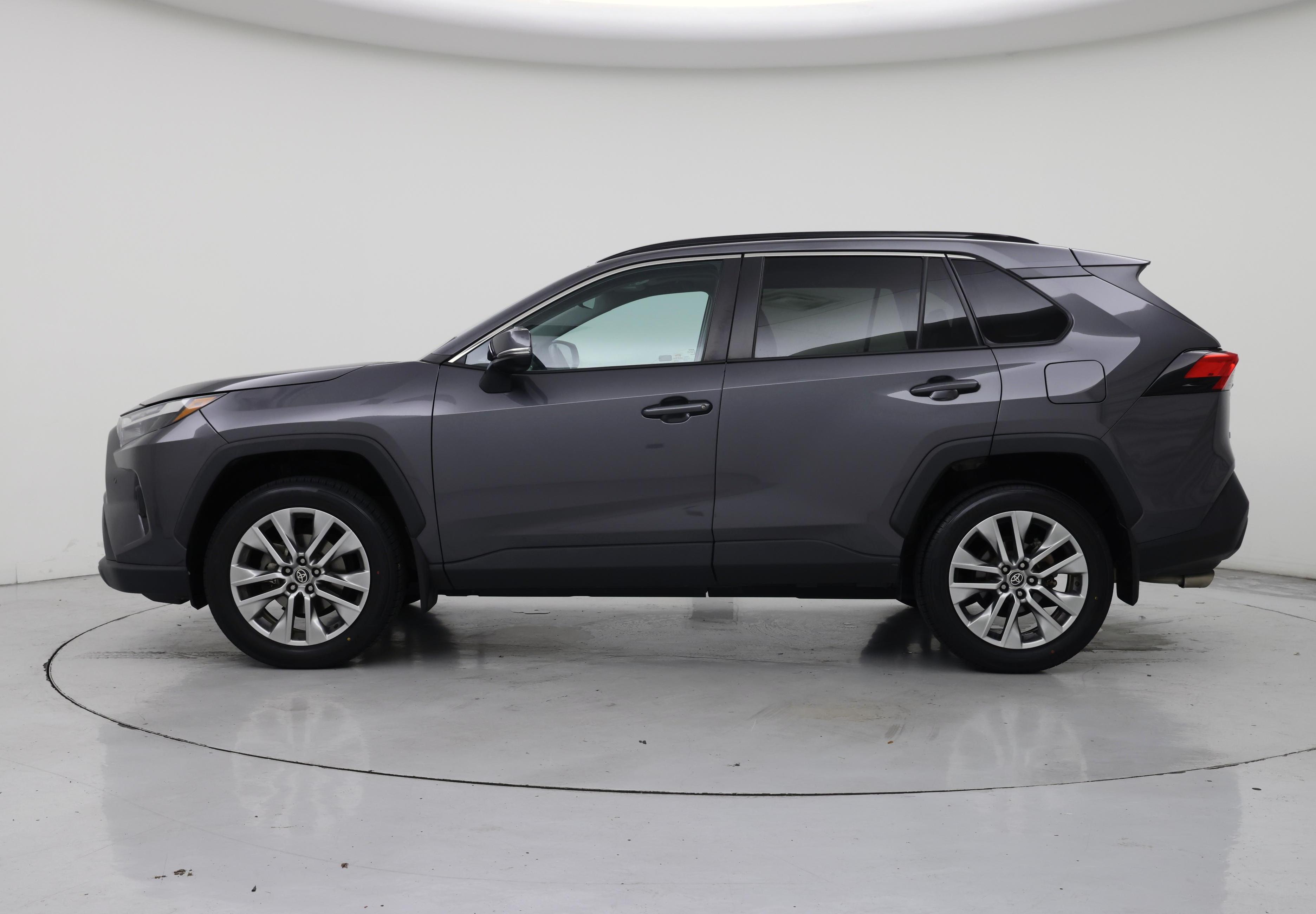 Thumbnail: 2022 Toyota RAV4 - 3