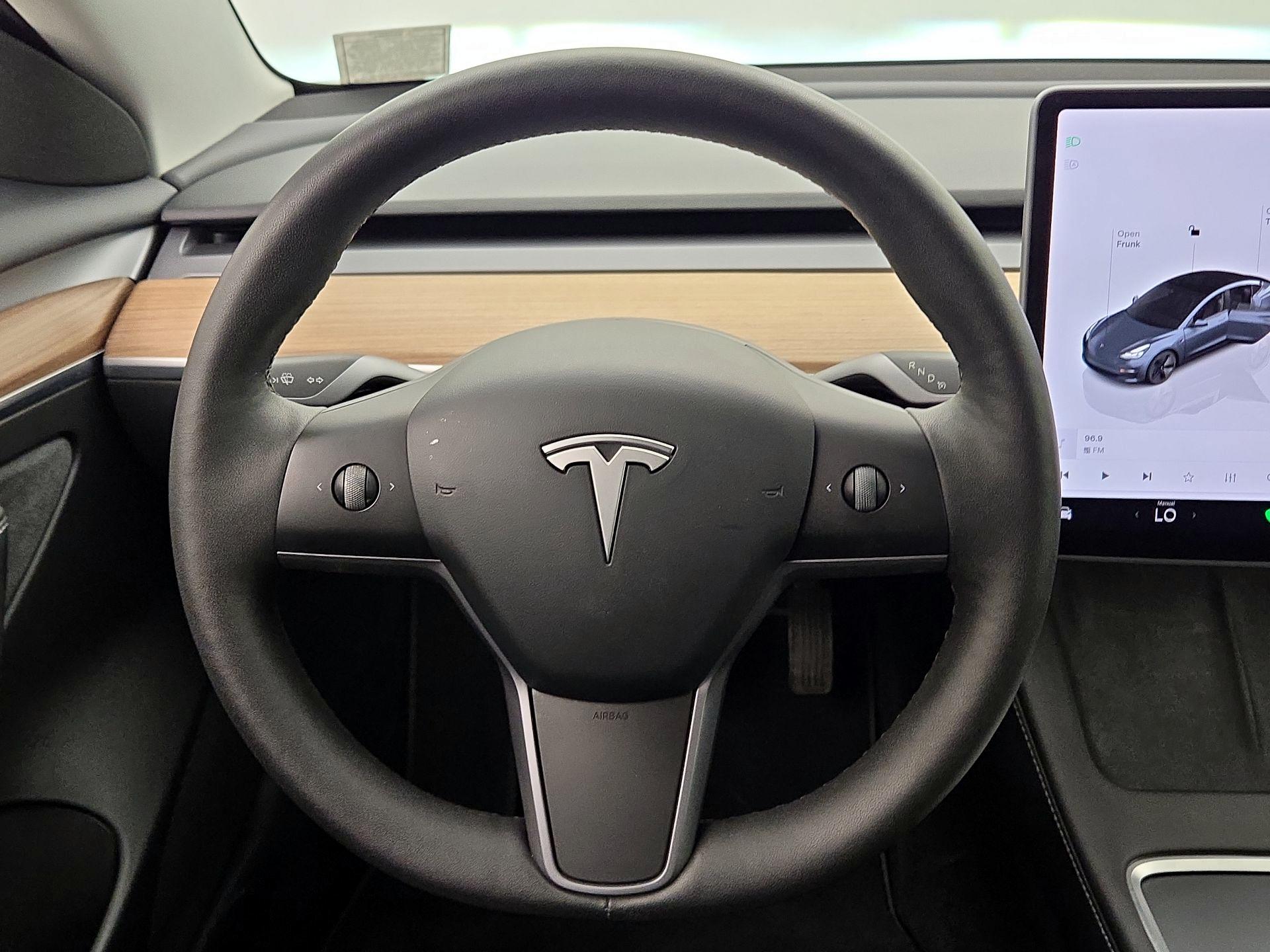 Thumbnail: 2023 Tesla Model 3 - 10