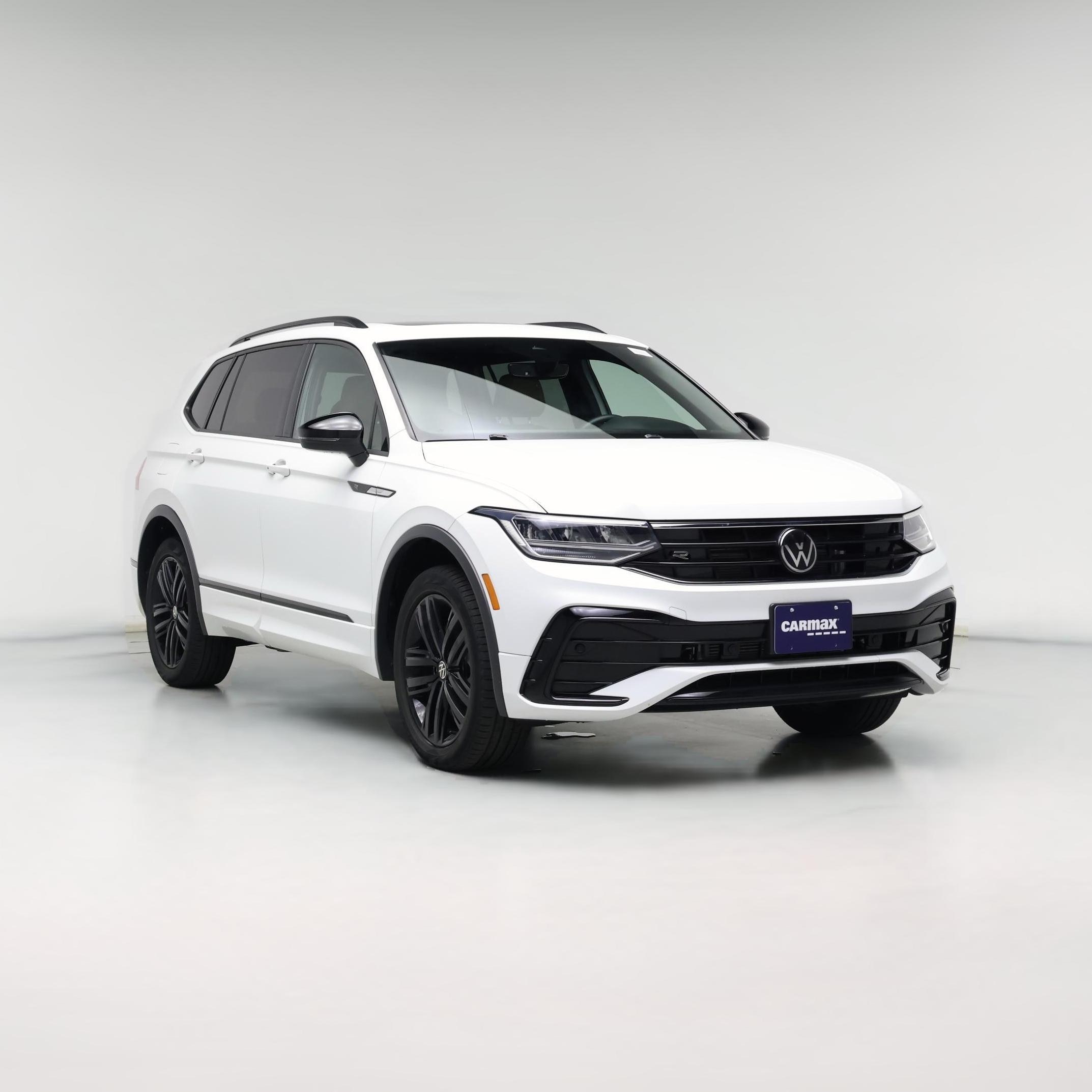 Thumbnail: 2022 Volkswagen Tiguan - 1