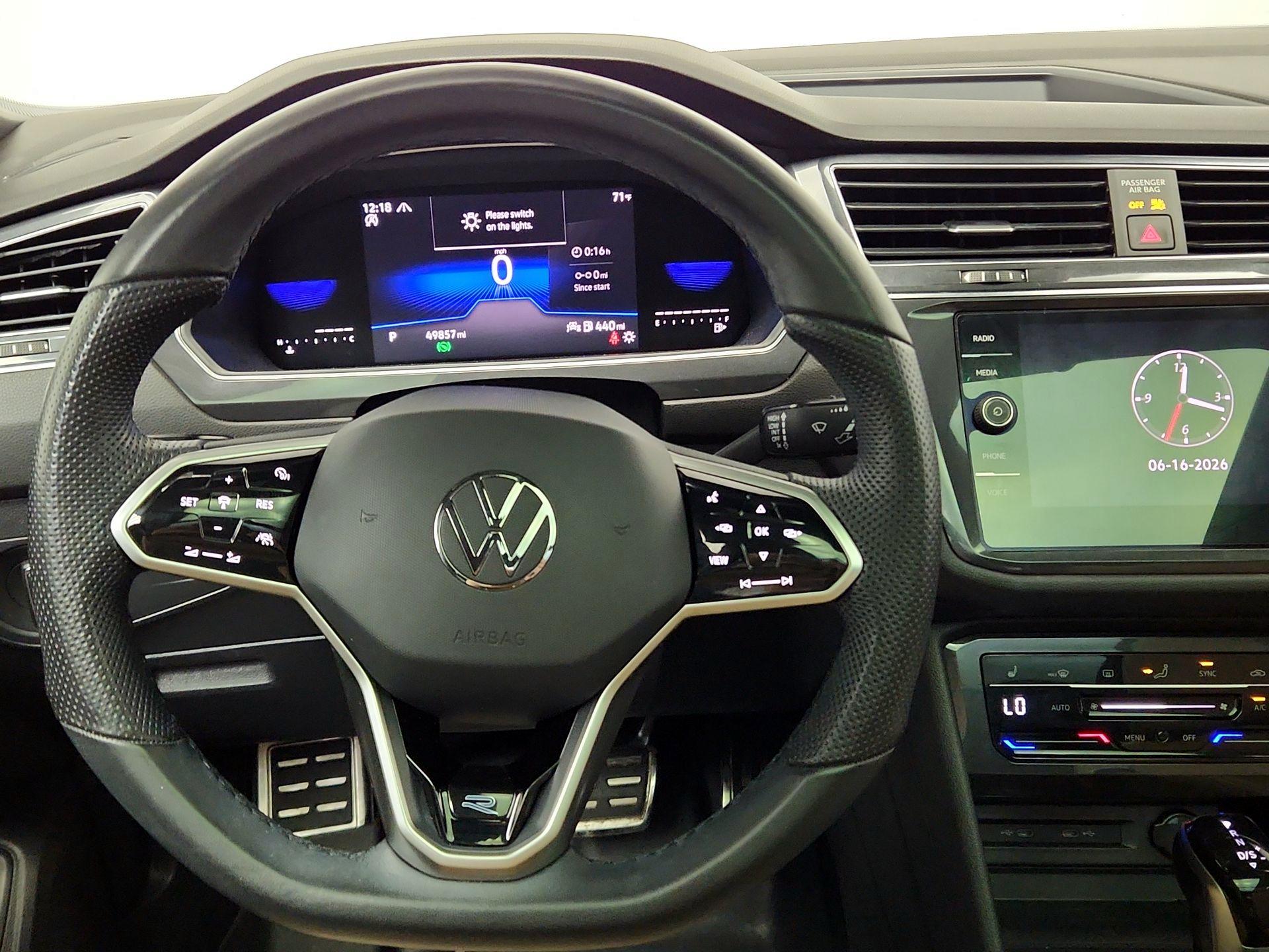 Thumbnail: 2022 Volkswagen Tiguan - 10