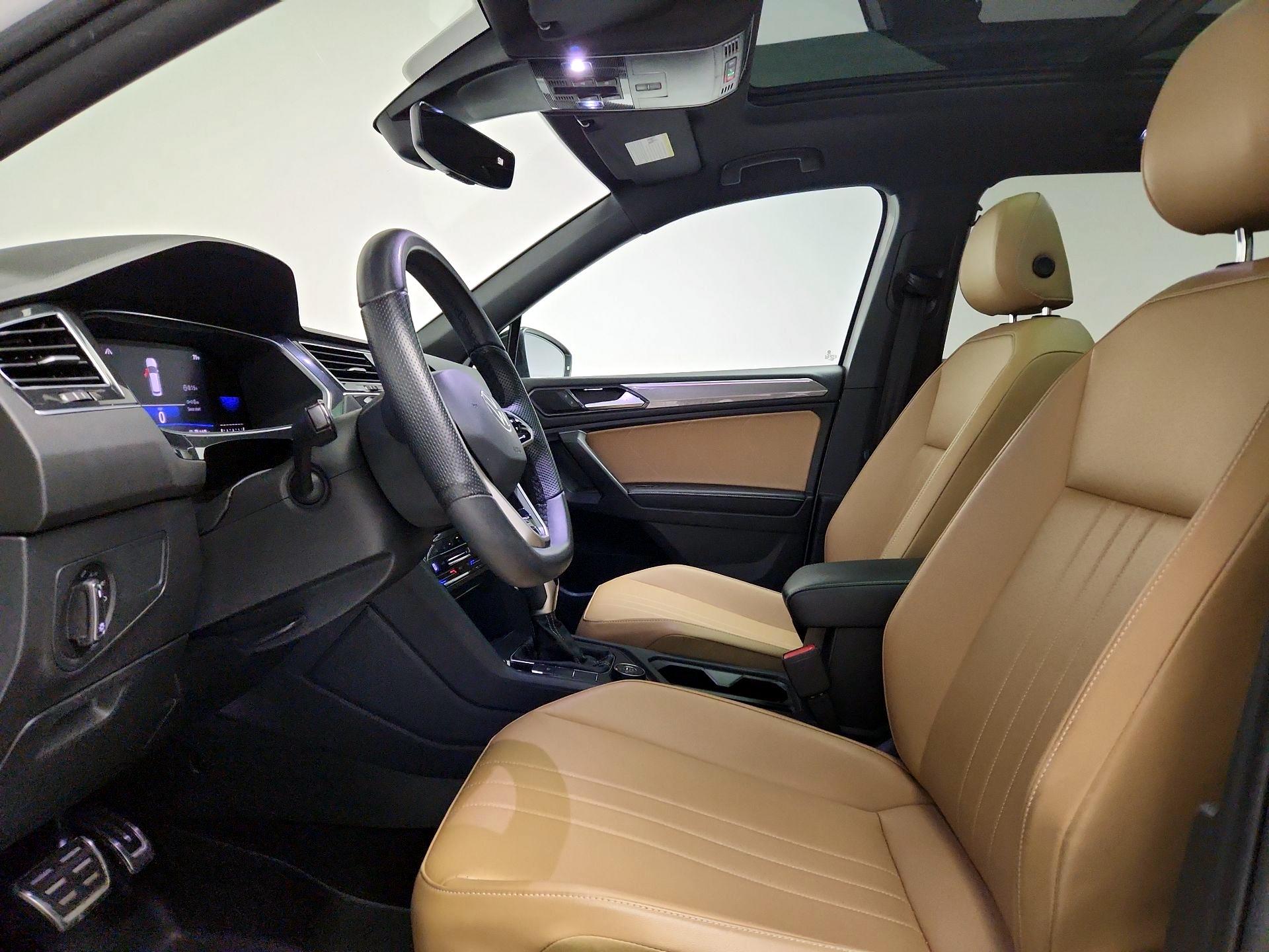 Thumbnail: 2022 Volkswagen Tiguan - 11