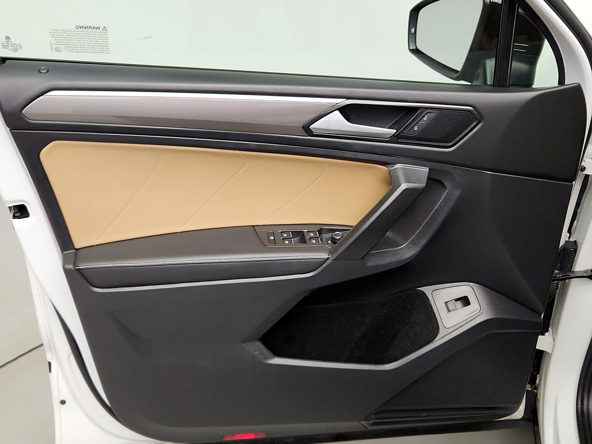Thumbnail: 2022 Volkswagen Tiguan - 12