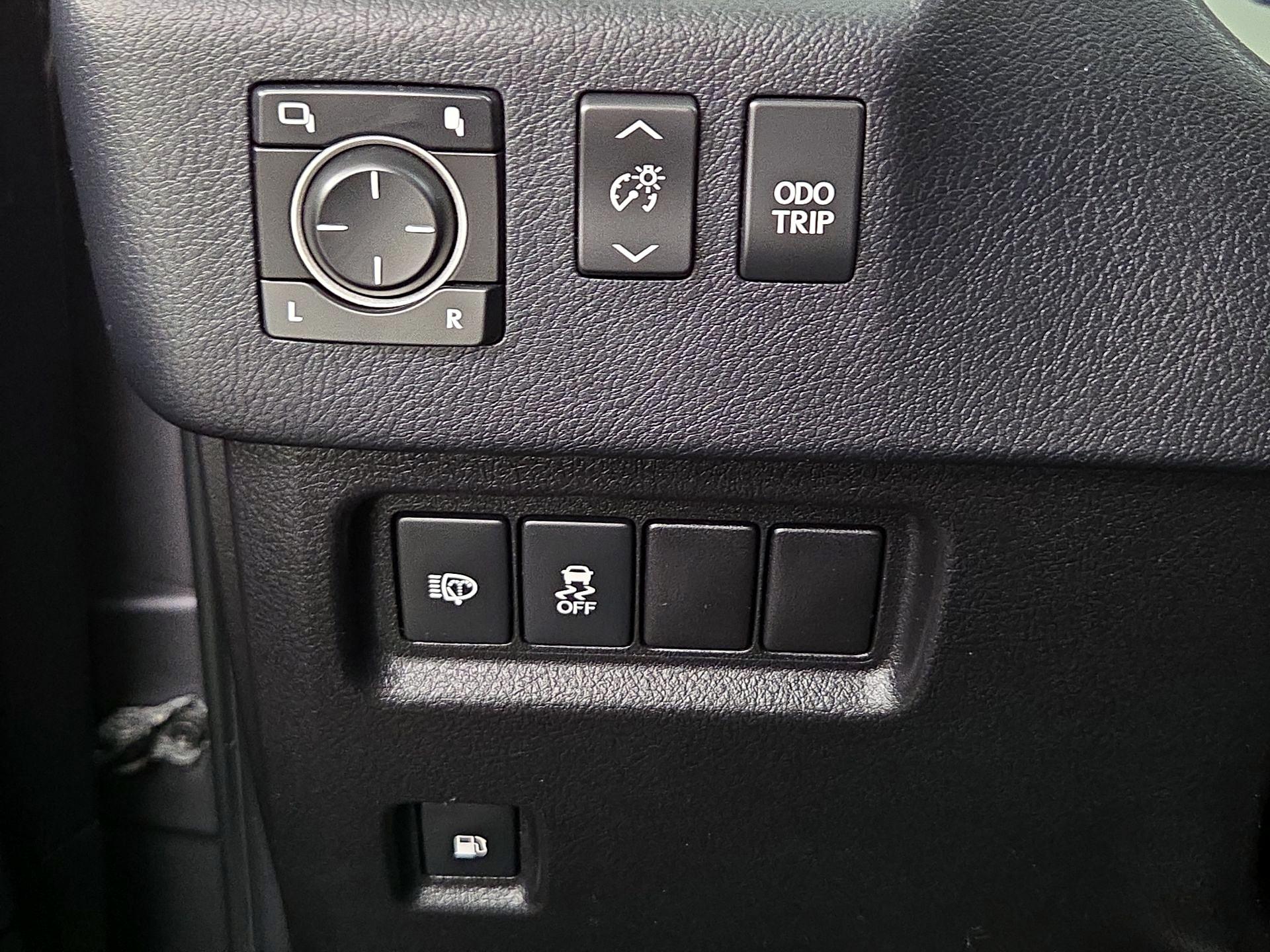 Thumbnail: 2016 Lexus GX - 13