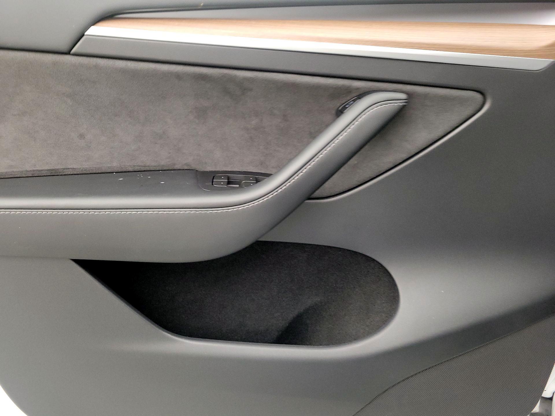Thumbnail: 2023 Tesla Model Y - 12